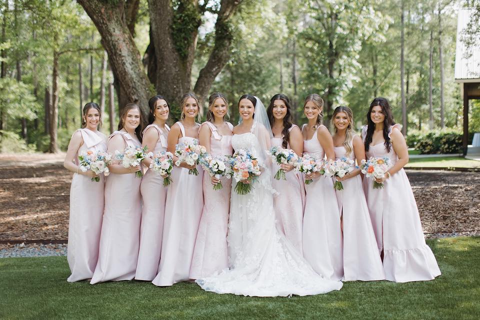 pink wedding dress what color bridesmaids Mauve vs. Dusty Rose Weddings [+ How To Mix & Match]