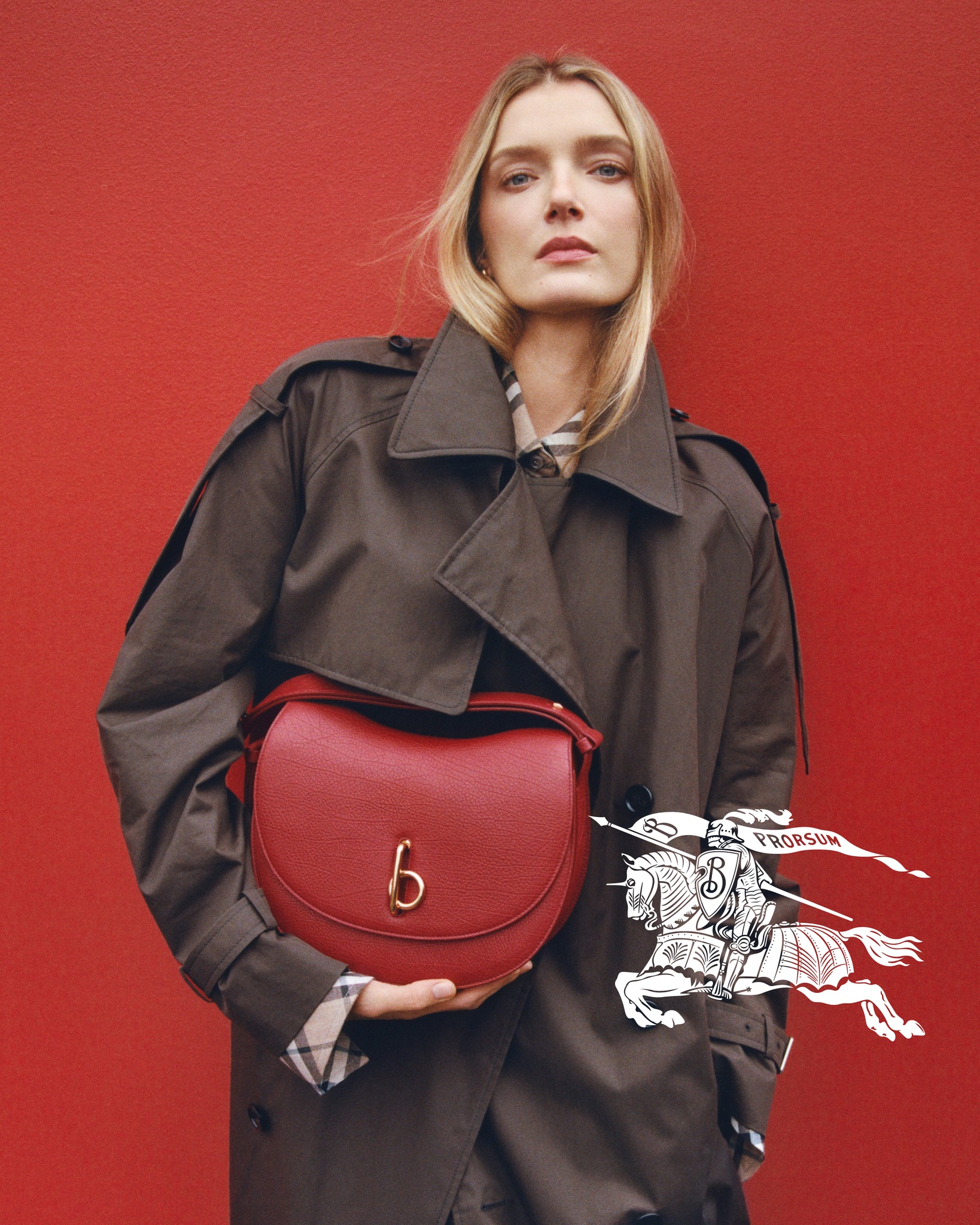 Asami Mizukawa with the Rocking Horse bag #Burberry brby.co/W2uQZZ