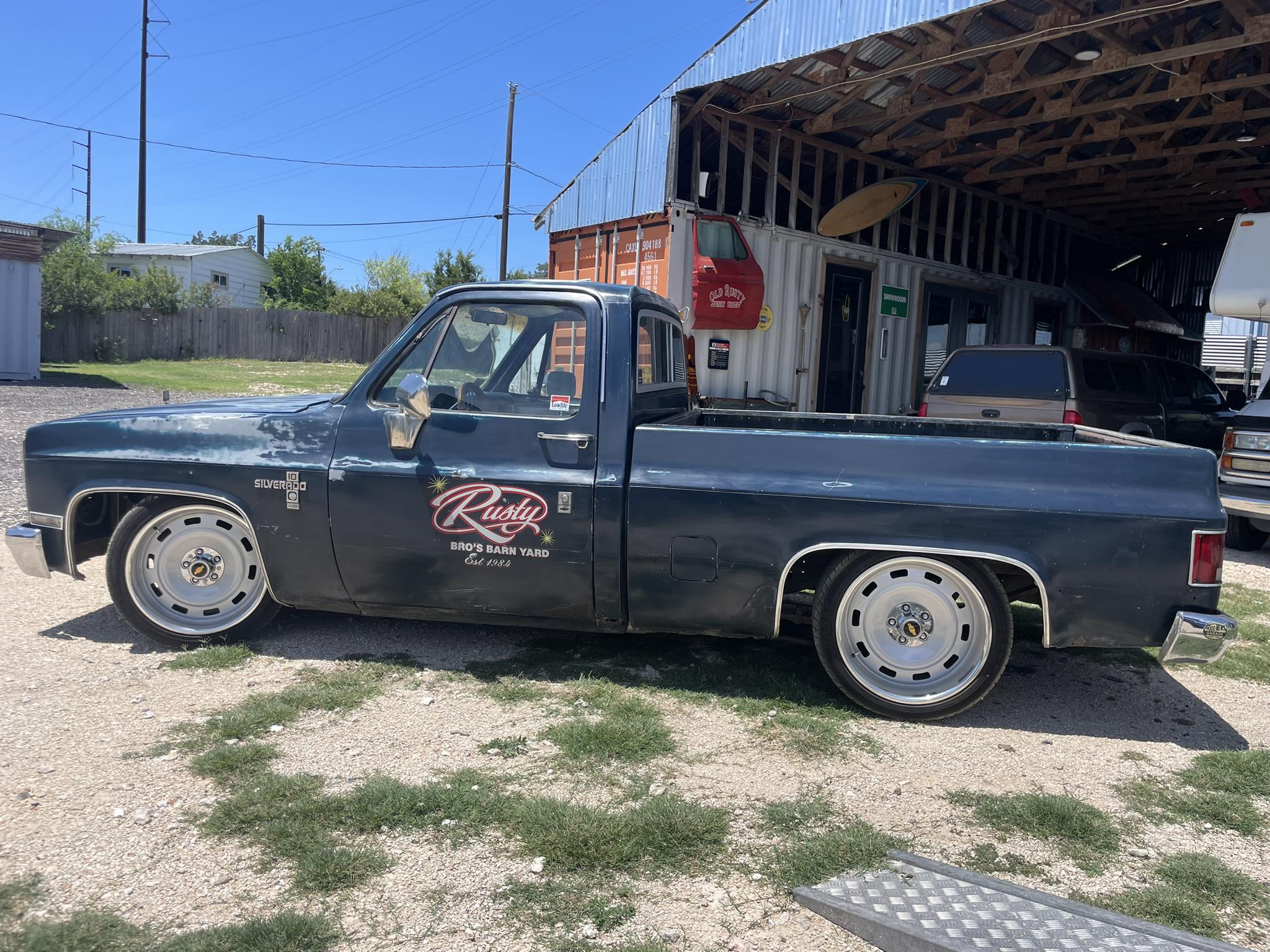 Rusty Truck Barn | Austin TX