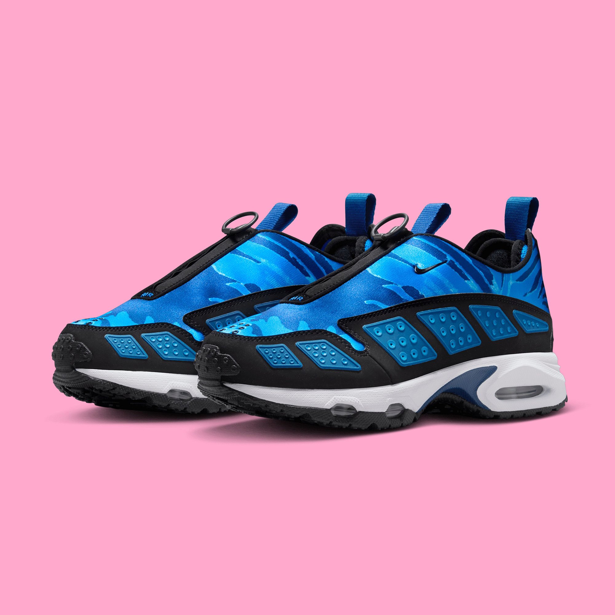 Nike Air Max Sunder Suits Up in “Blue Camo” for Fall 2025