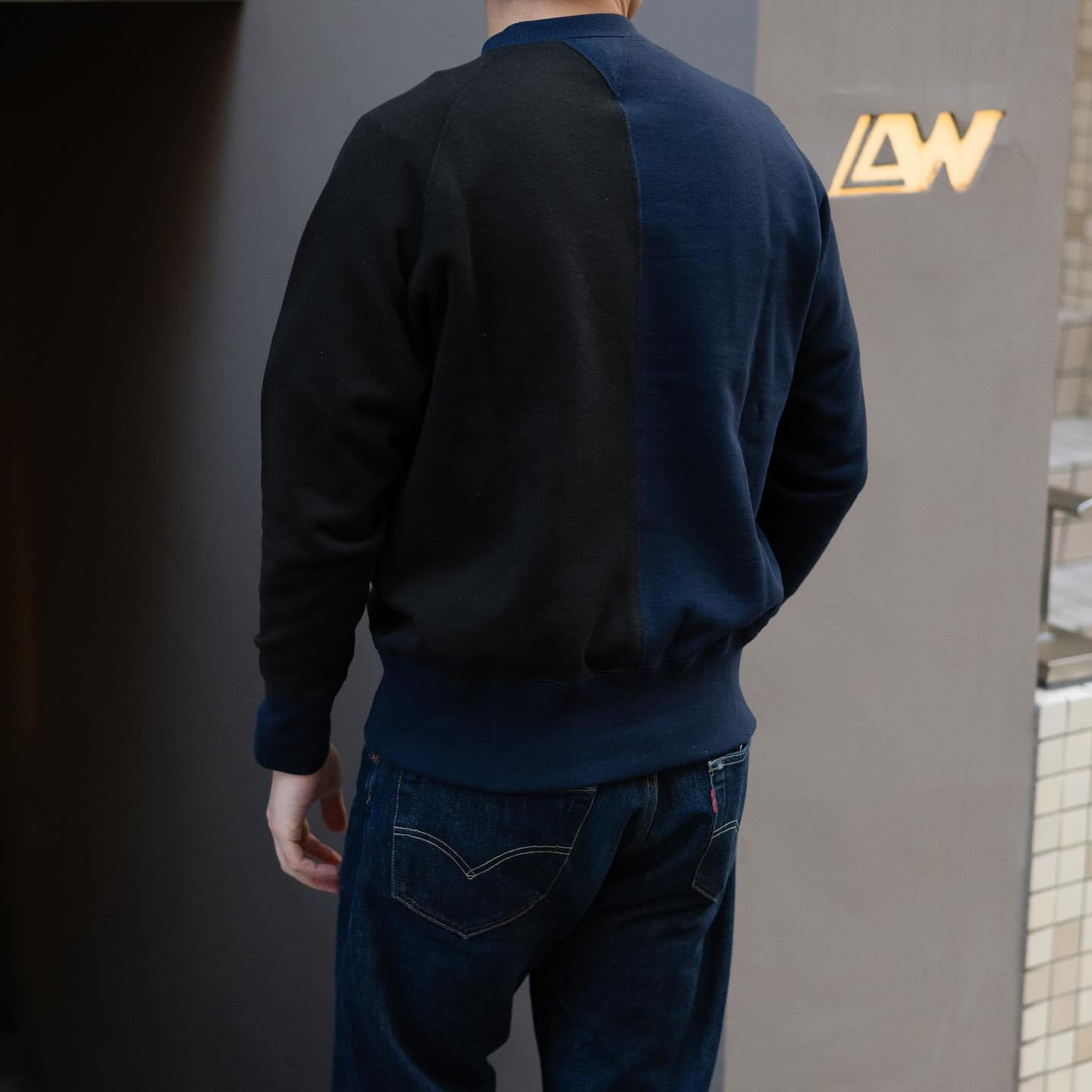 LW317 TWO FACE スウェット」 LWライト吊り裏毛を使用して製作した 