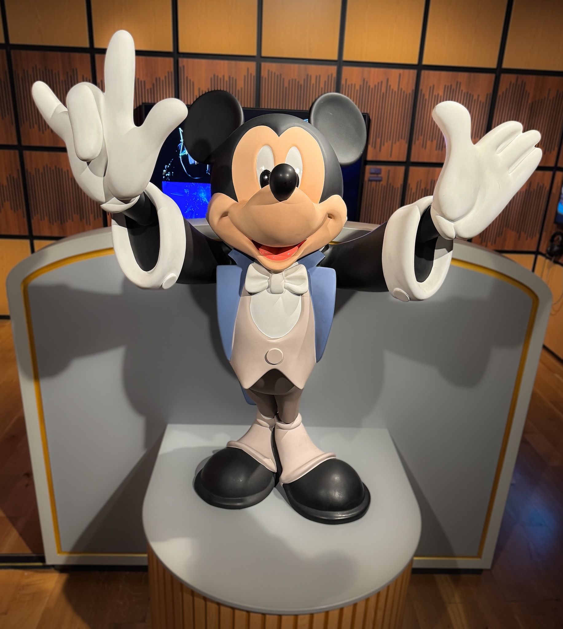 FINAL TWO WEEKS! Step into the worlds of The Walt Disney Company  display picture 1