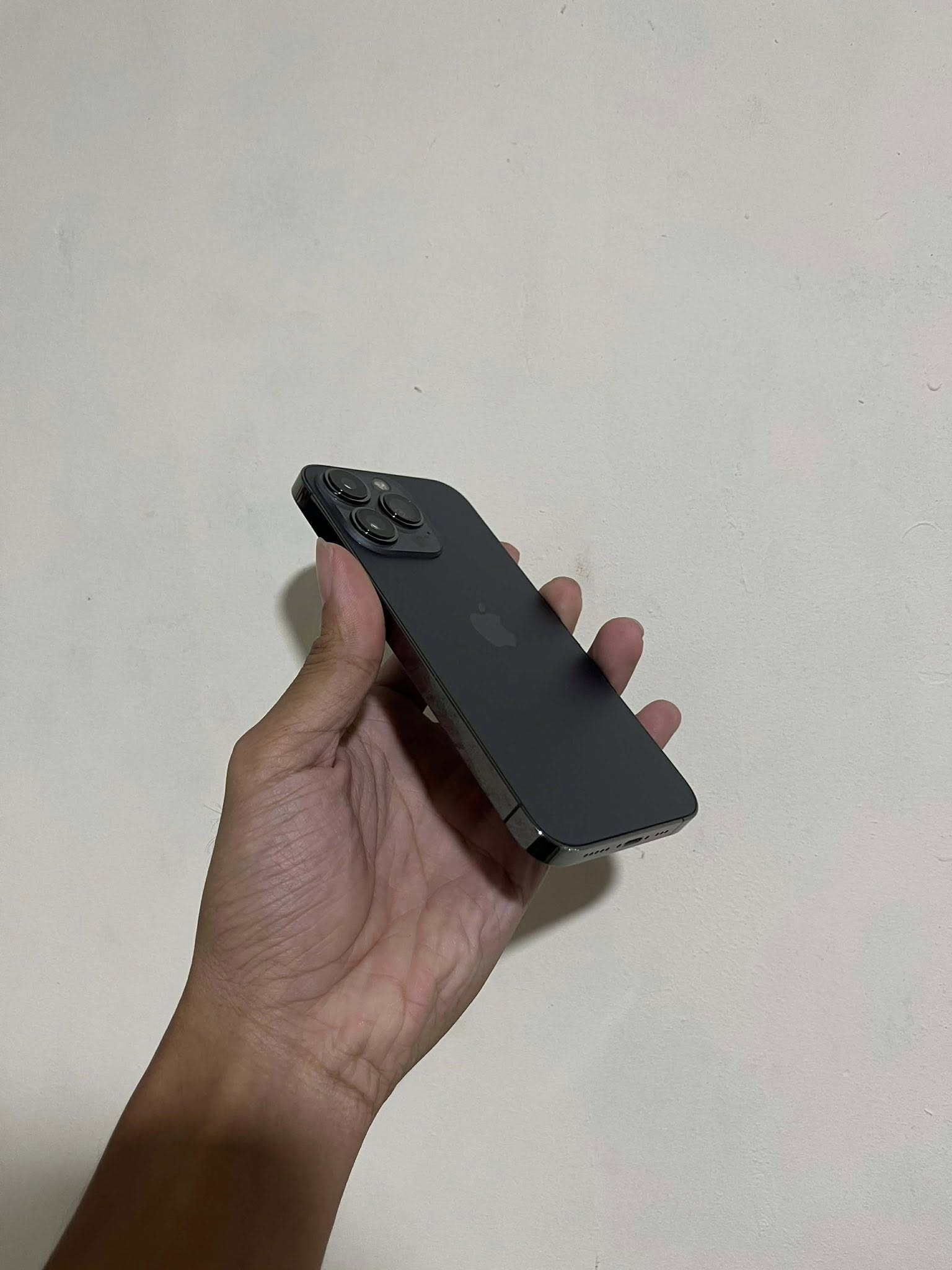 20K nego DASMA, IF MALAYO HALFWAY IPHONE 13 PRO 128gb GRAPHITE 