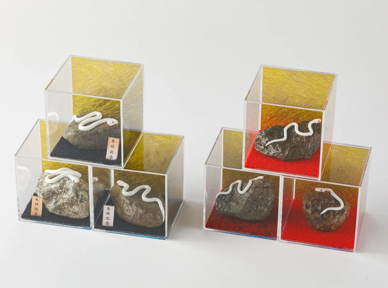 金蛇水神社外苑 - [ ミニチュア蛇石｜Miniature Snake Stone ] 神社 