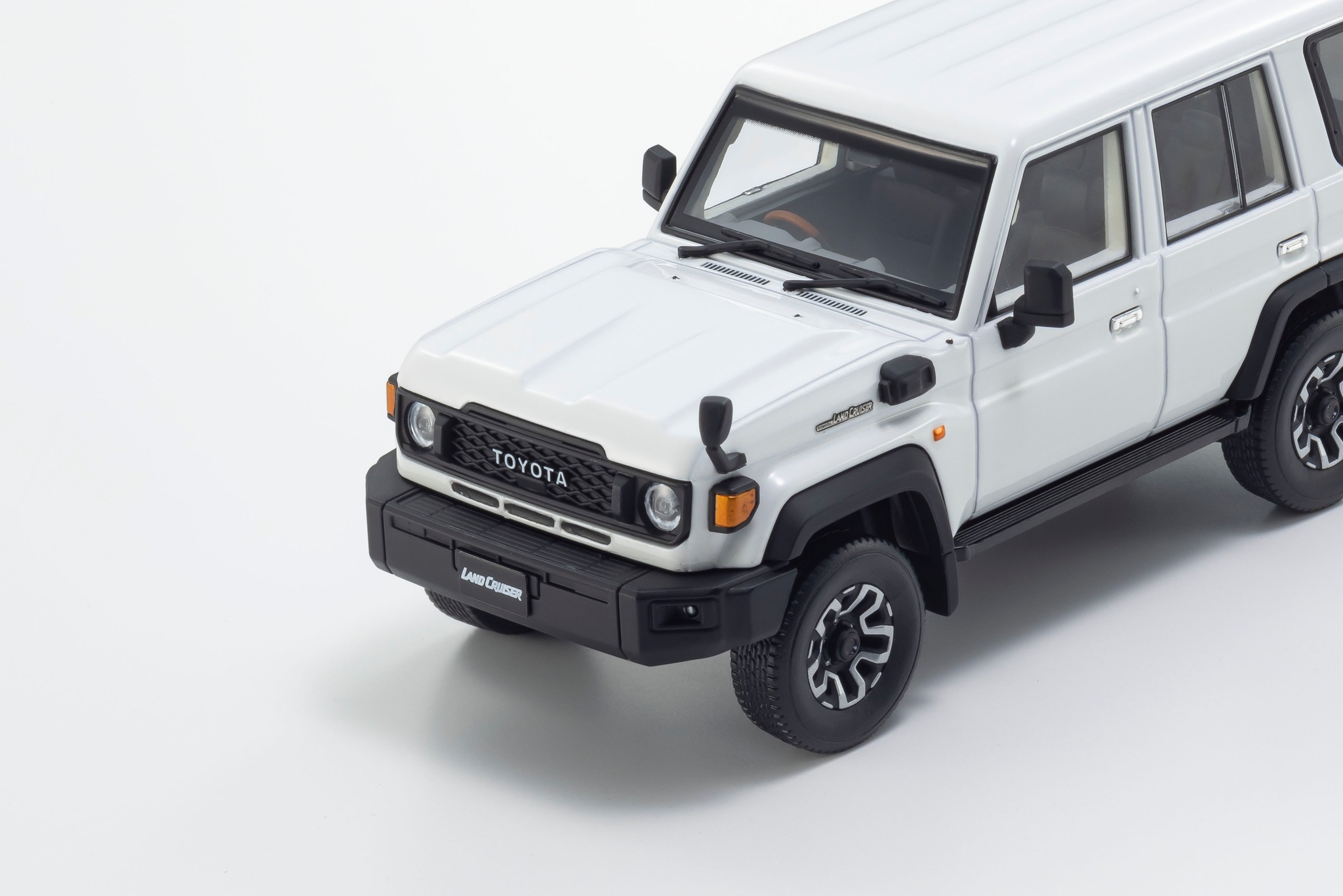Pre-Order Now! 03928BE Toyota Land Cruiser 70 Beige 03928W Toyota