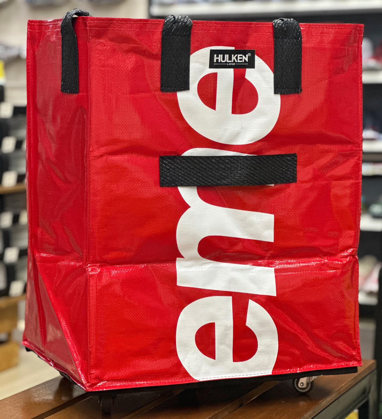 Supreme Hulken Rolling Tote Bag ?Promenade unit f&b u-1b 2nd 