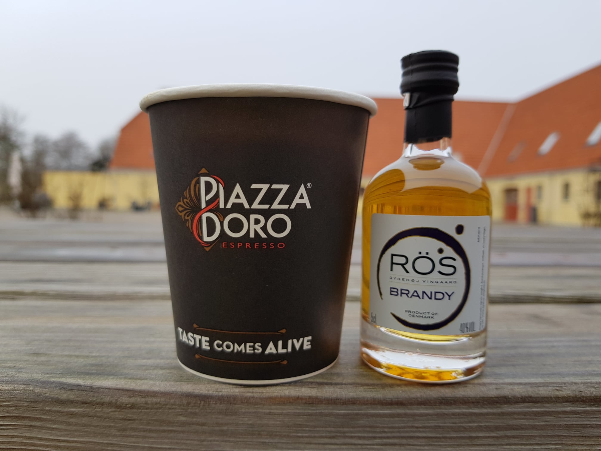 Dyrehøj Vingaard - Gårdbutik - TO GO kaffe med sidevogn. ☕️ Vælg mellem ...