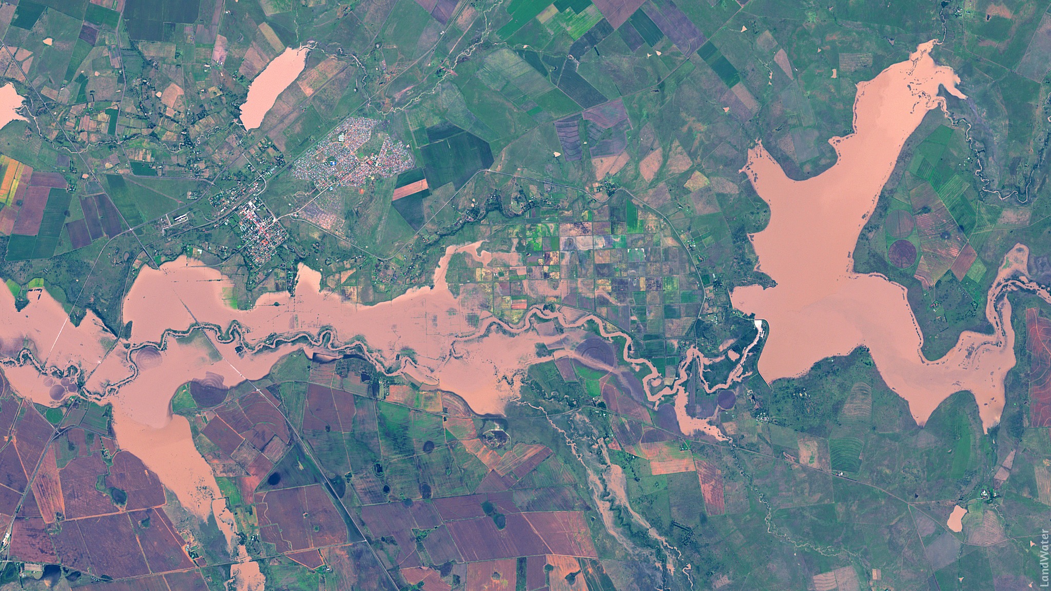 LandWater - 🛰 Sentinel-2B • ⏰ 09:46 SAST (UTC+2) 🗓 25... | Facebook