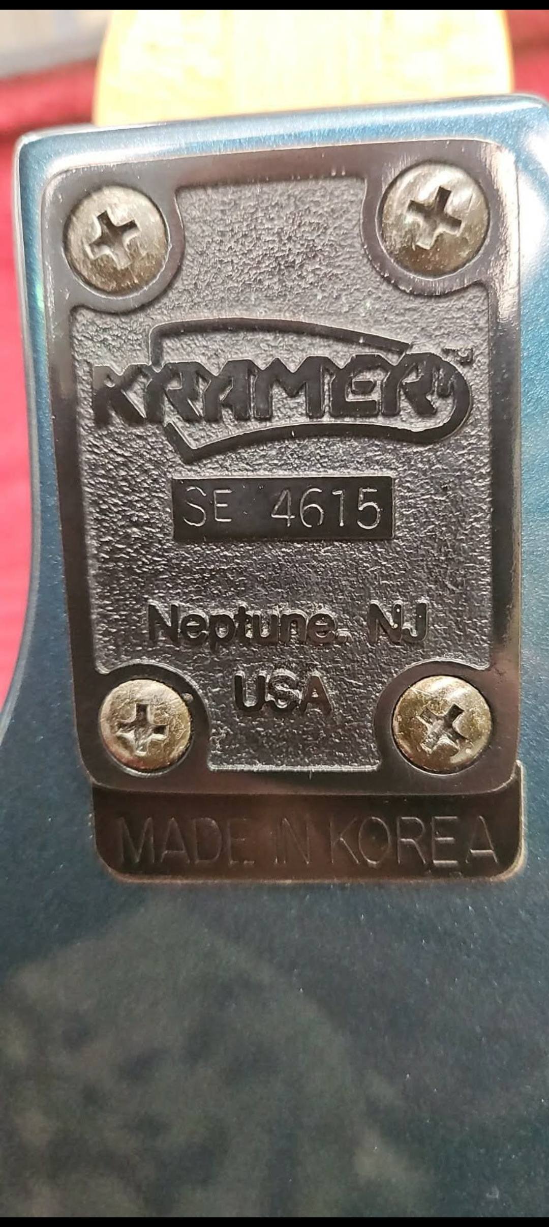 ジョー How to identify the make and model of a Kramer guitar?
