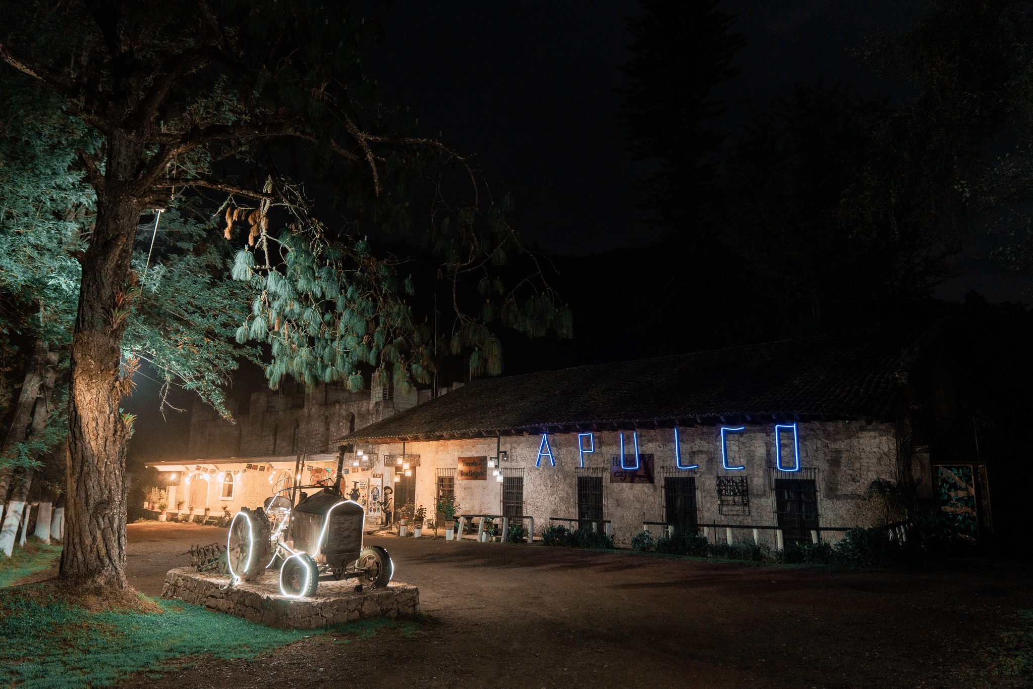 🌙🌟 ¡Sumérgete en la mágica noche... - Hostal Hacienda Apulco