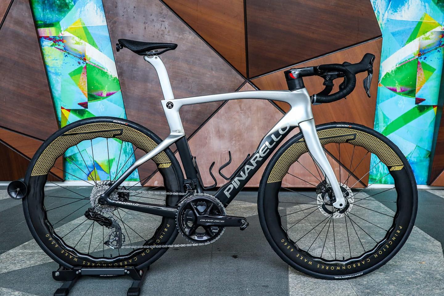 Pinarello Dogma F Plutonium Flash - Shimano Dura-Ace R9270 Di2