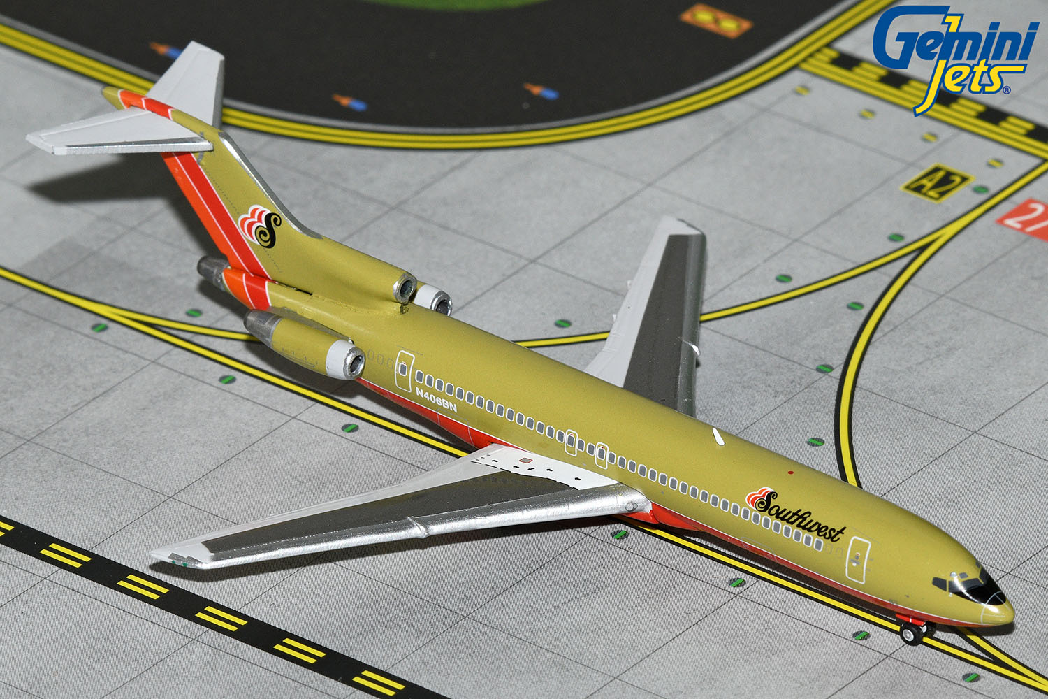 Northwest Airlines Boeing 727 model in 1:400 scale