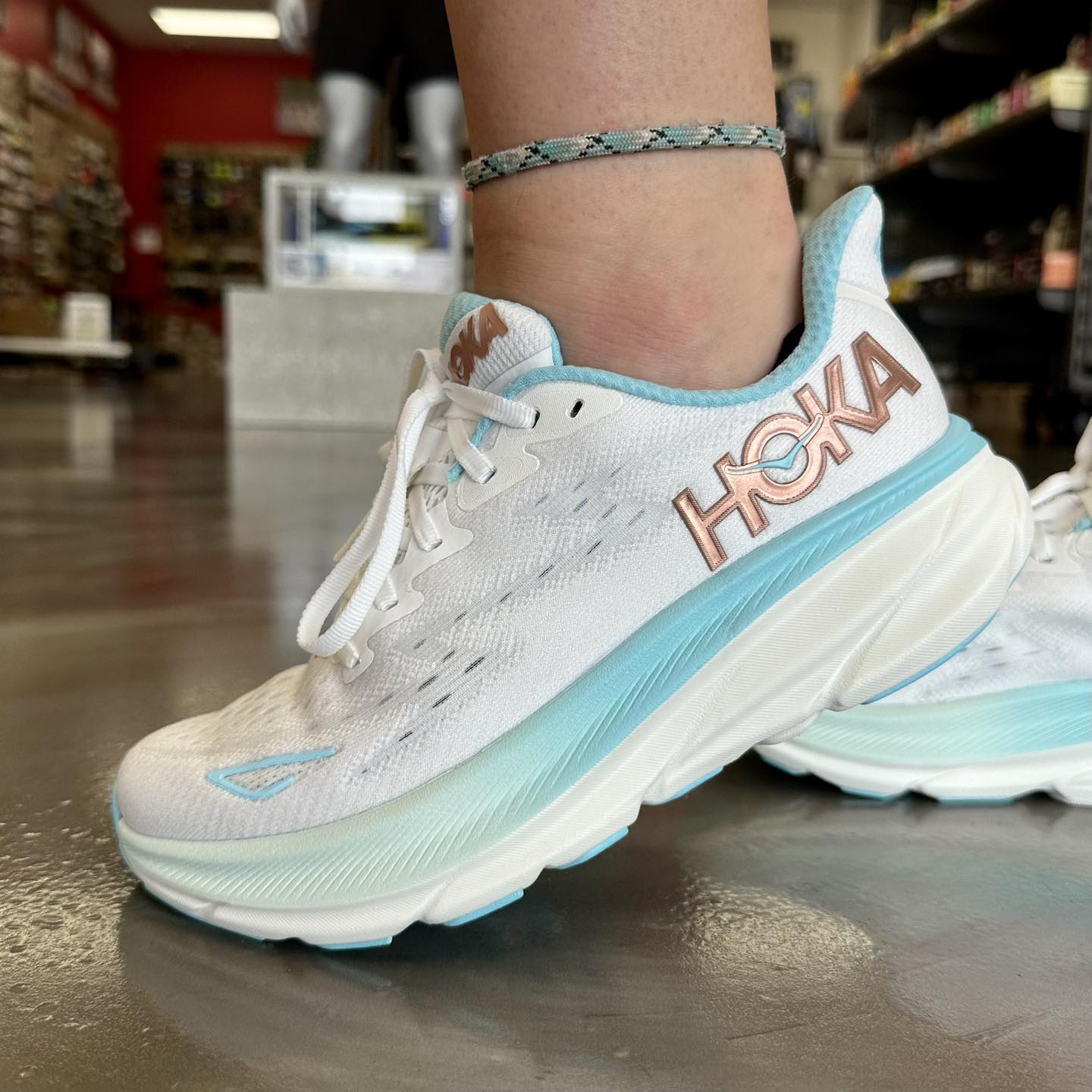 NEW COLORS ? Hoka Bondi 8 Hoka Clifton 9 Hoka Arahi 7 Hoka Gaviota 5