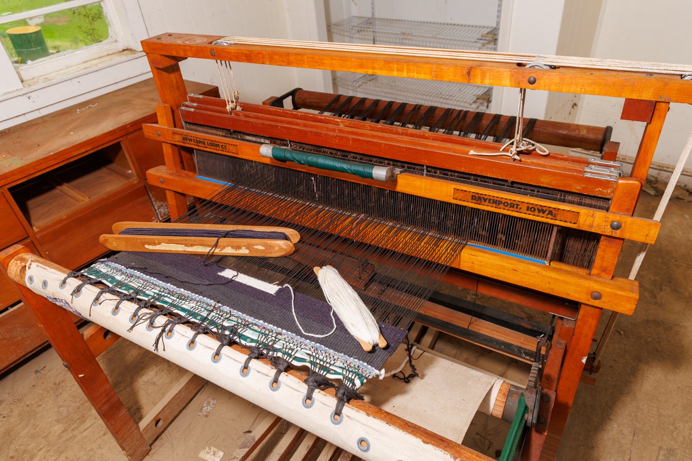 Newcomb Studio 4 Harness 6 Treadle Loom - Saddles & Tack - Harold ...