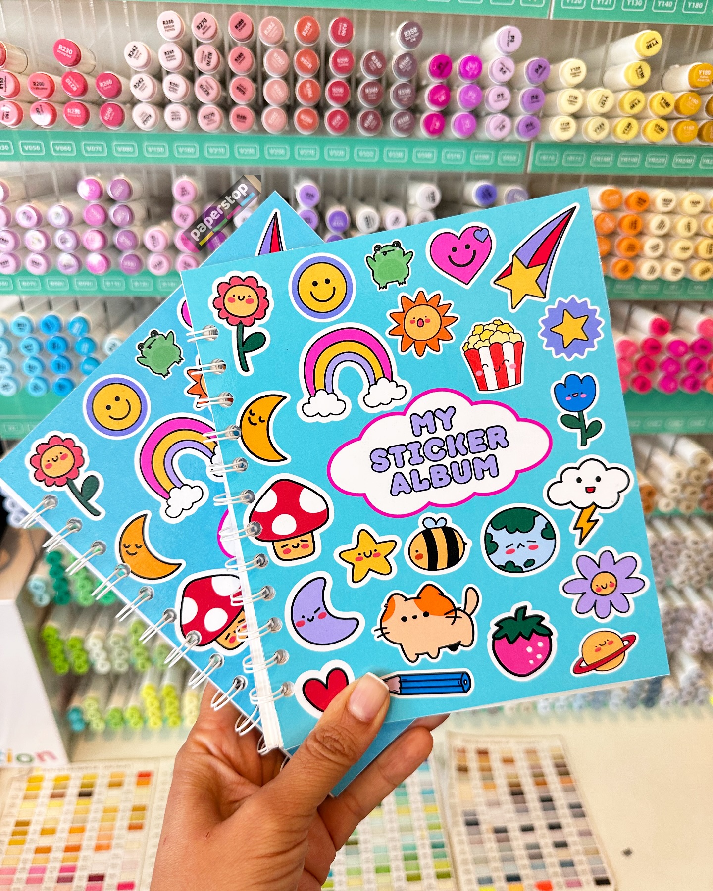 PaperStop - 🤩Colecciona tus stickers en este álbum súper lindo💕😎 ...