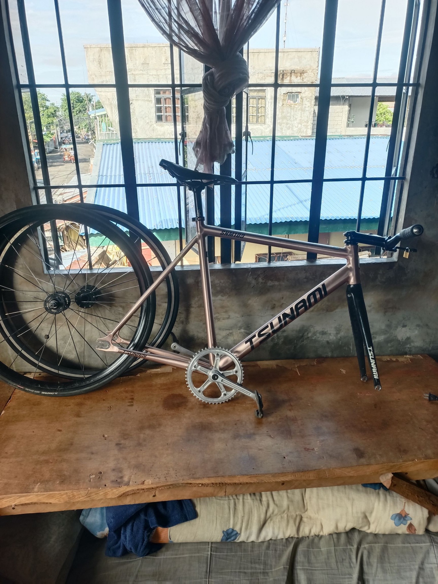 Tsunami SNM100 bike specs and components