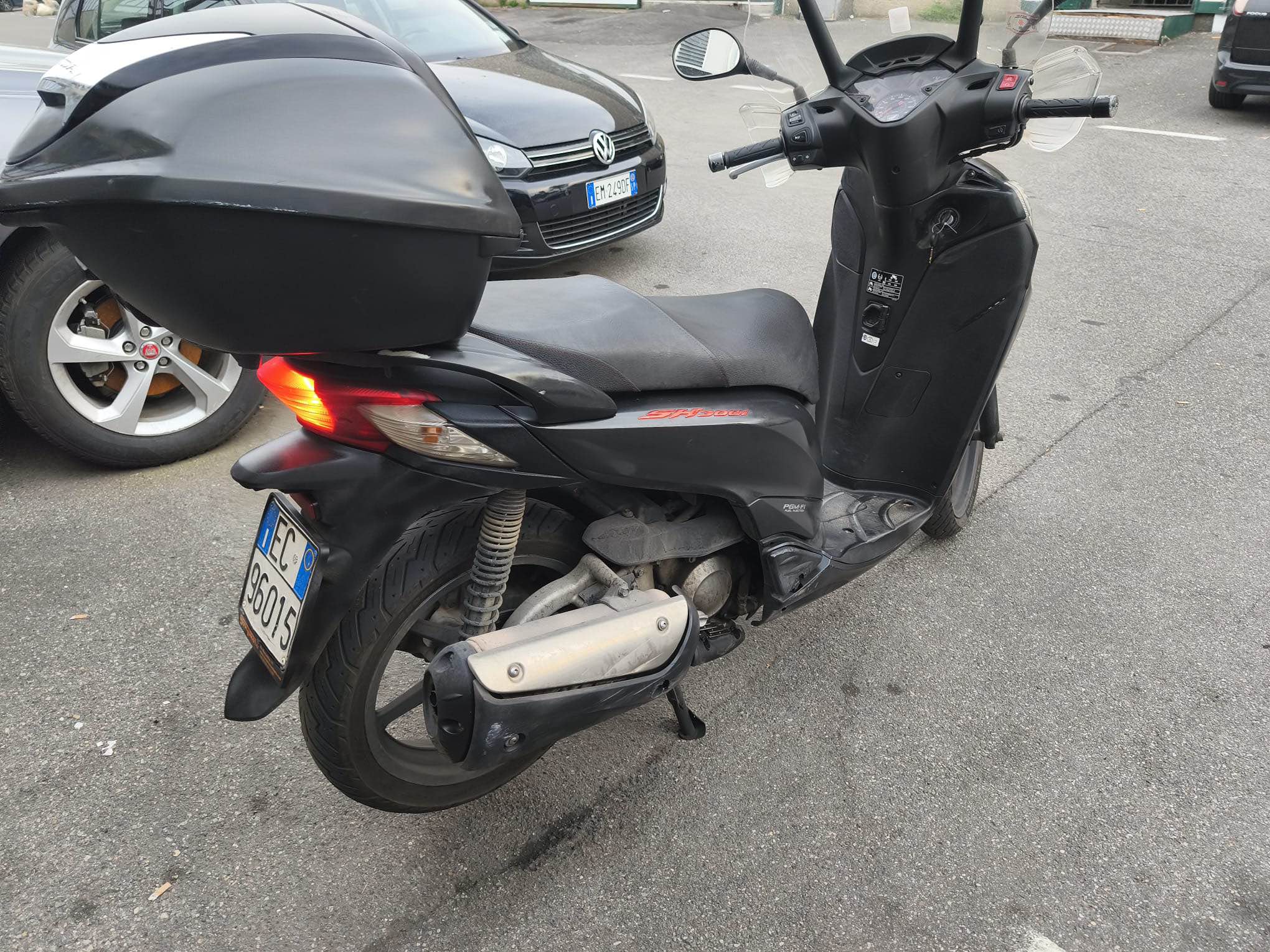 Direction Guidon Pour Honda SH 300i (2006-2010) – Année 2009 – Occasion En état Fonctionnel