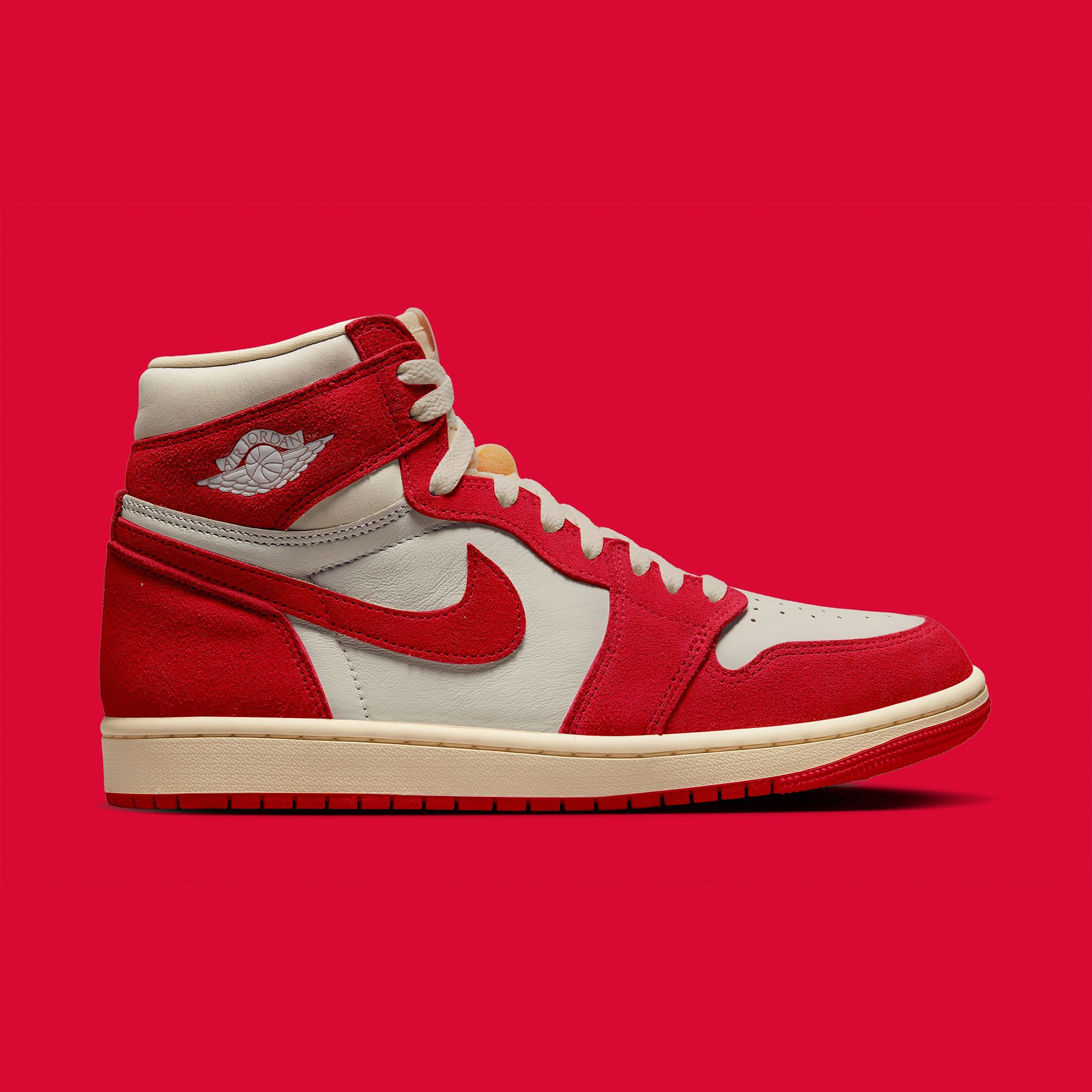 Air Jordan 1 High OG “Sail/University Red” Releases Holiday 2025