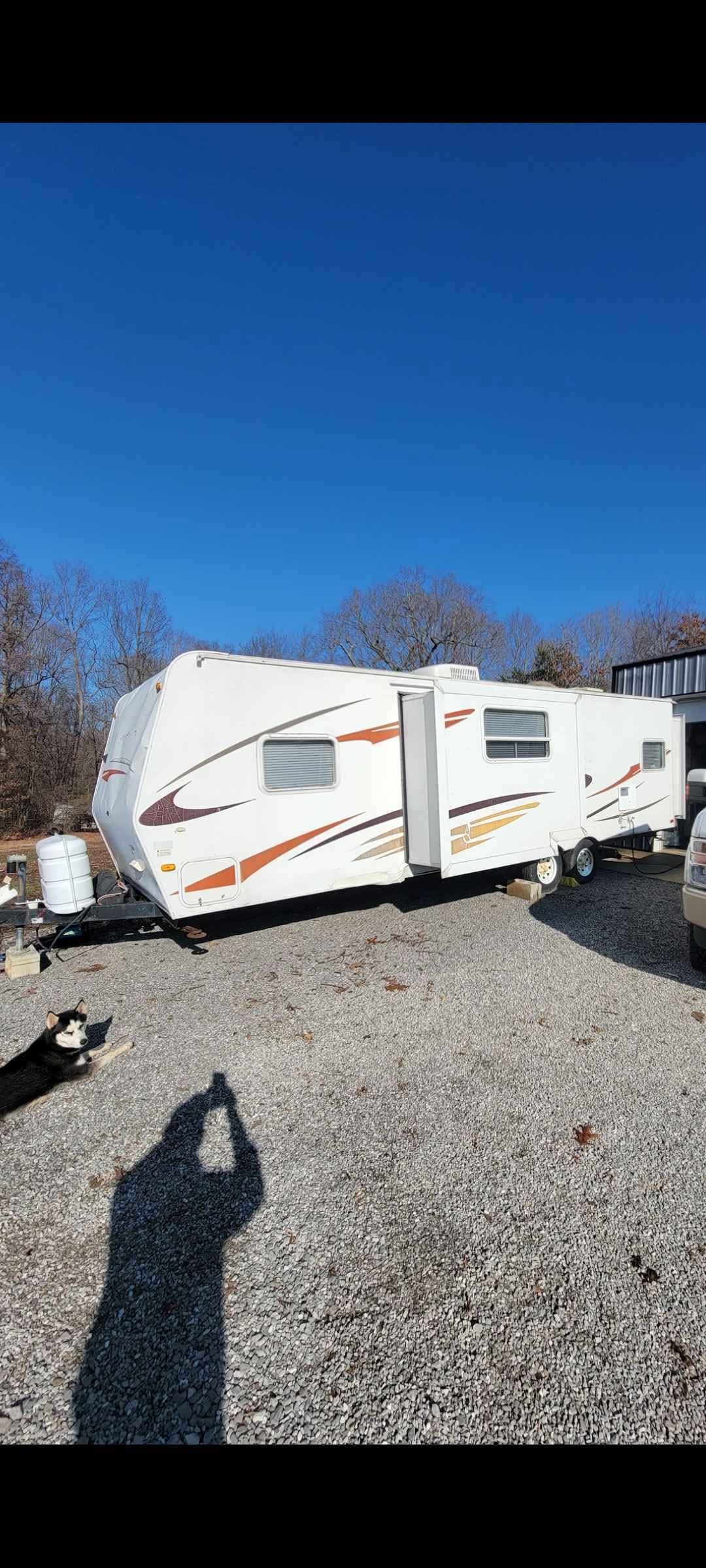Captiva Coachmen ultra lite 27 foot rear slide. - RVs & Campers ...
