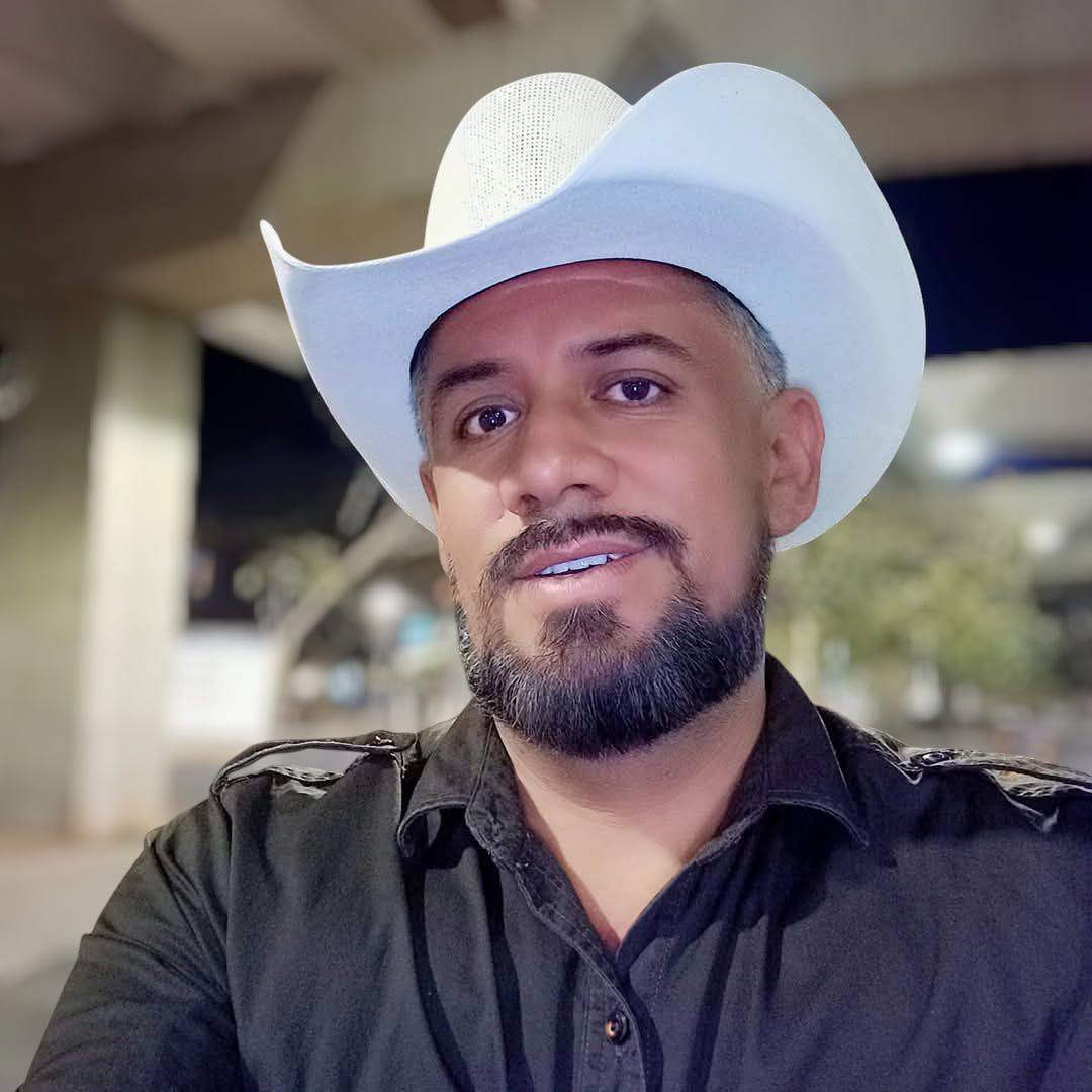 Carlos Eduardo Flores