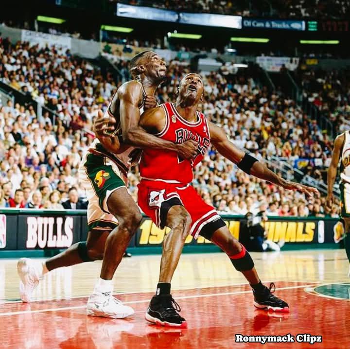 Michael Jordan and Shawn Kemp during the 1996 NBA Finals.