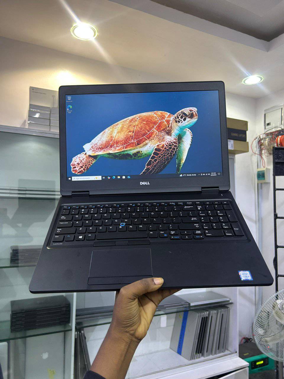 Dell Latitude 5290 2-in-1 Ricondizionato – 12,3" WUXGA, I5-8250U, 8GB RAM, SSD 250GB, Windows