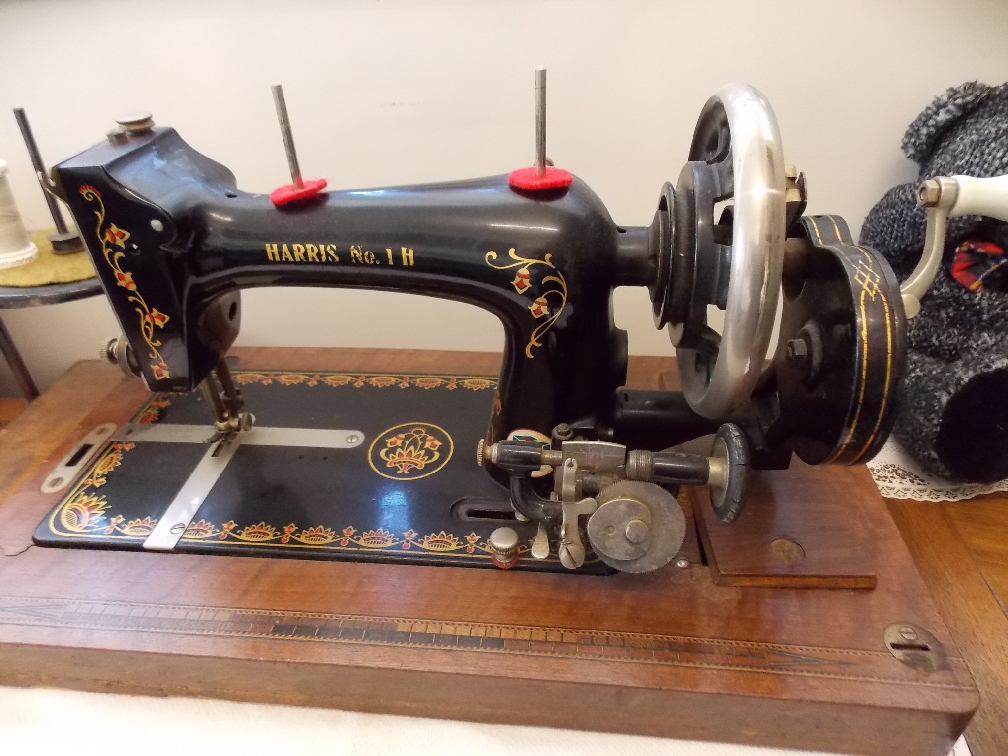 Hi there, I've recently purchased this lovely Harris Family No.2