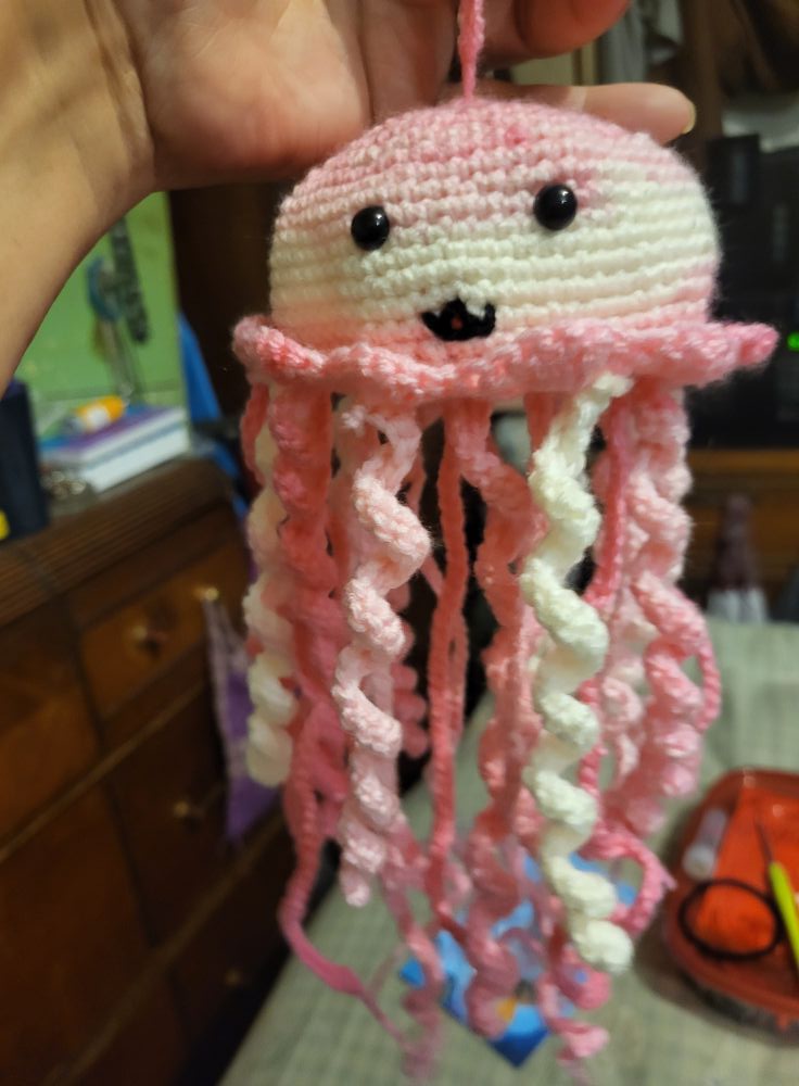 Here is the finished Jellyfish still looking for a name that