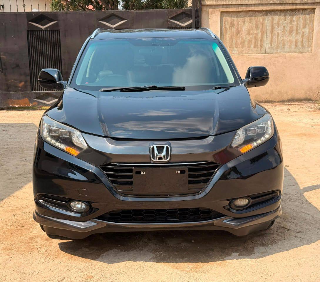 S HONDA VEZZEL hybrid Reg# EJG Main Features • 2015 Model • 1490