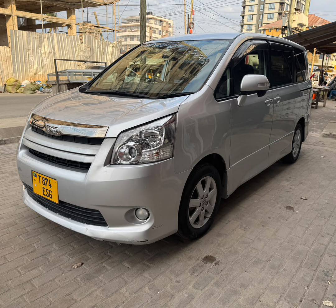 HONDA VEZZEL hybrid Reg# EJG Main Features • 2015 Model • 1490