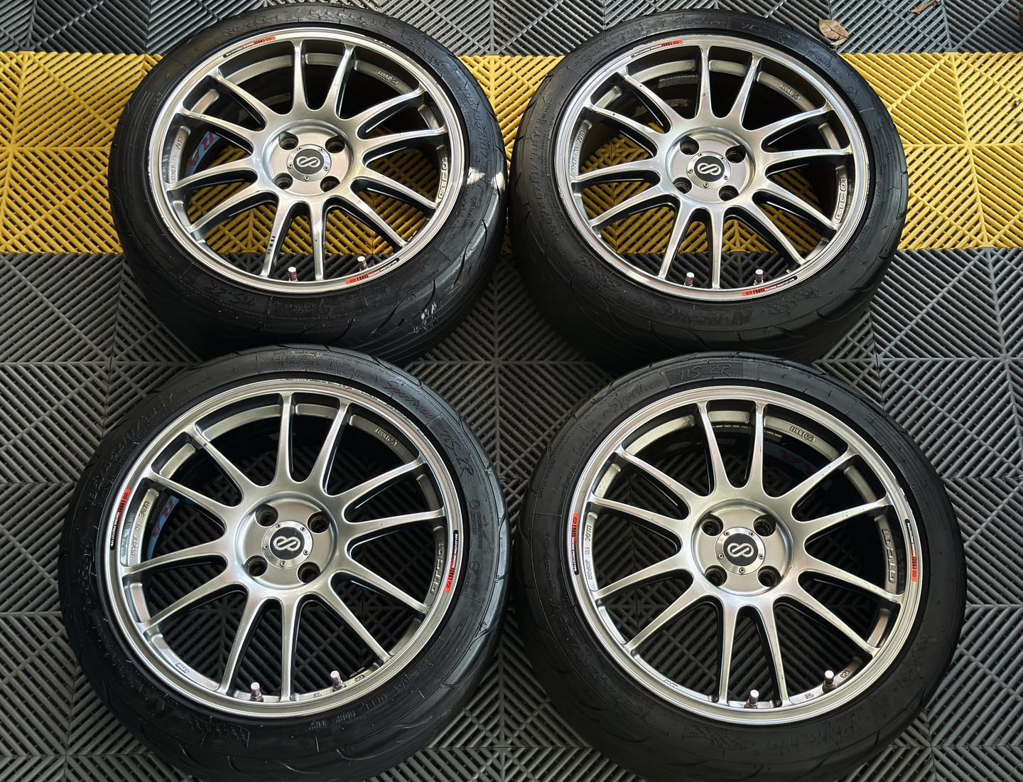 ENKEI GTC01 TW4本セット　215/45r17 100-5h +48 ENKEI GTC01 TW4本セット215/45r17 100-5h +48-New3dsll メタリック