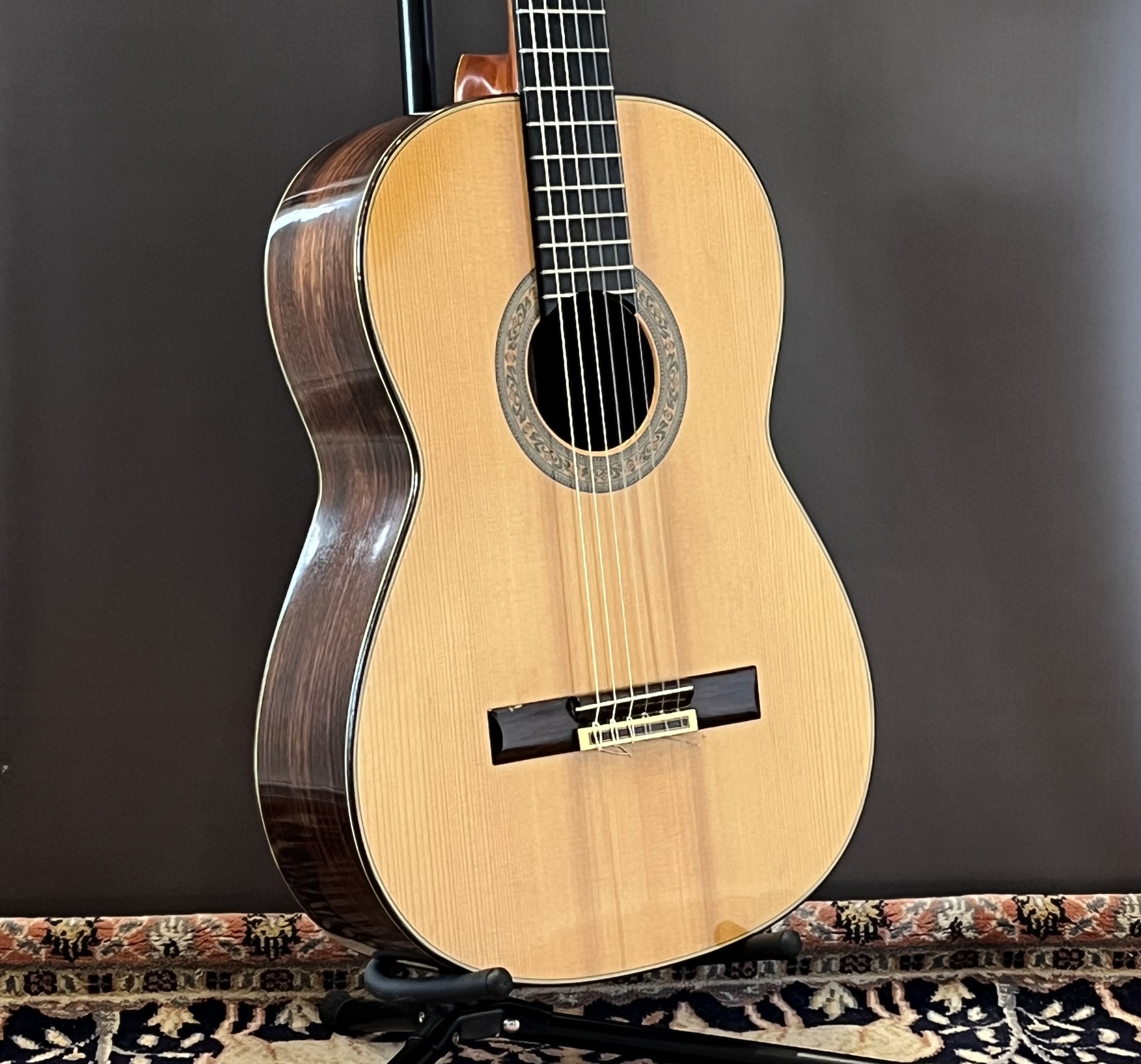 1976 Tatsuhiko Hirose No. 15 classical guitar