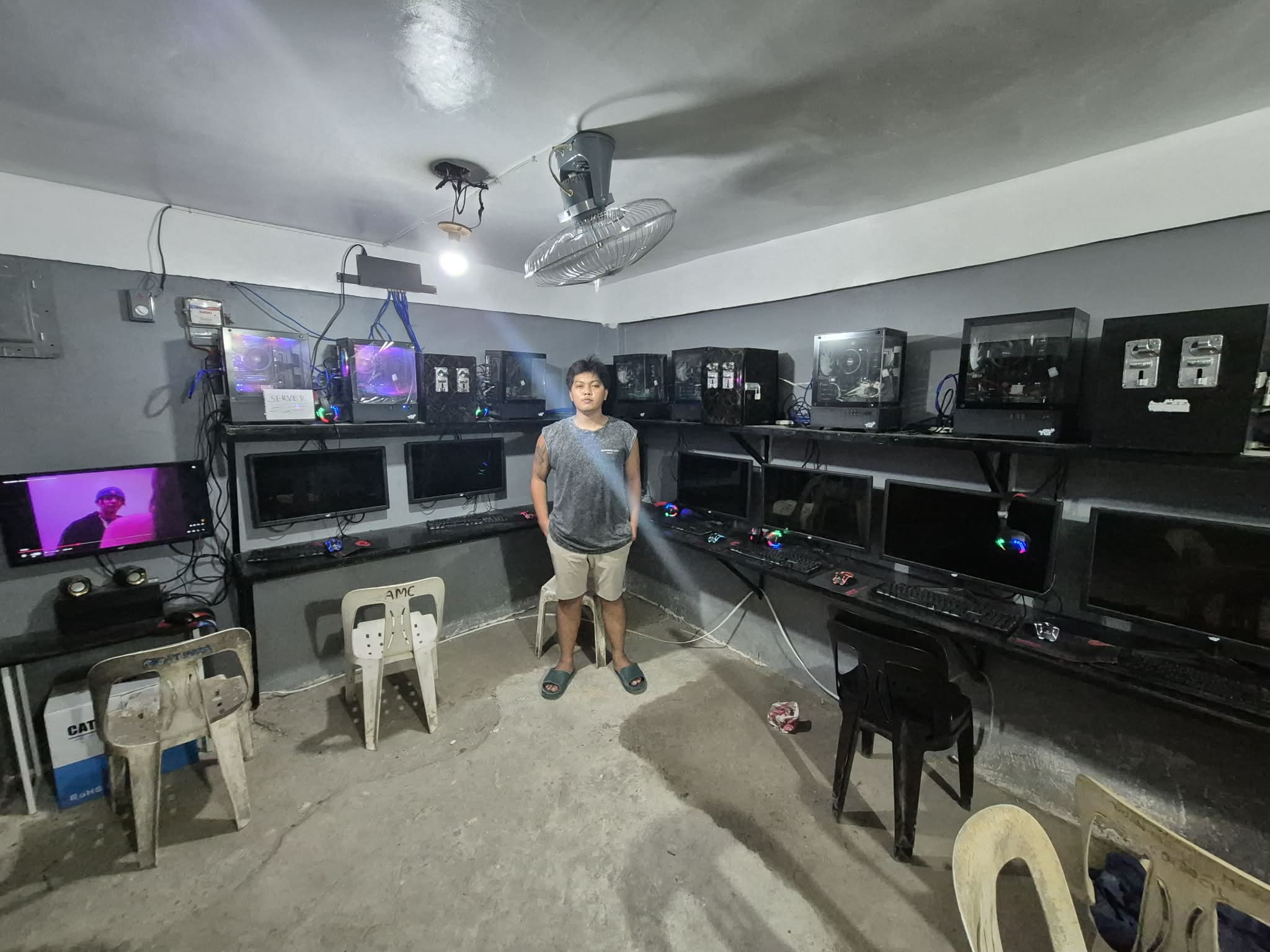 Kendra Comp shop