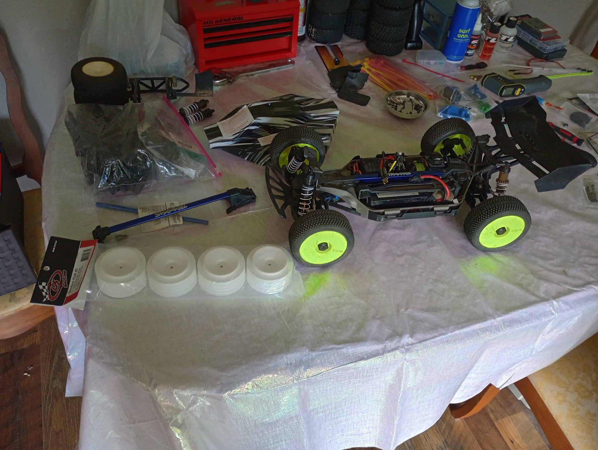Portamozzo anteriore/posteriore in alluminio 7075-T6 per TRAXXAS
