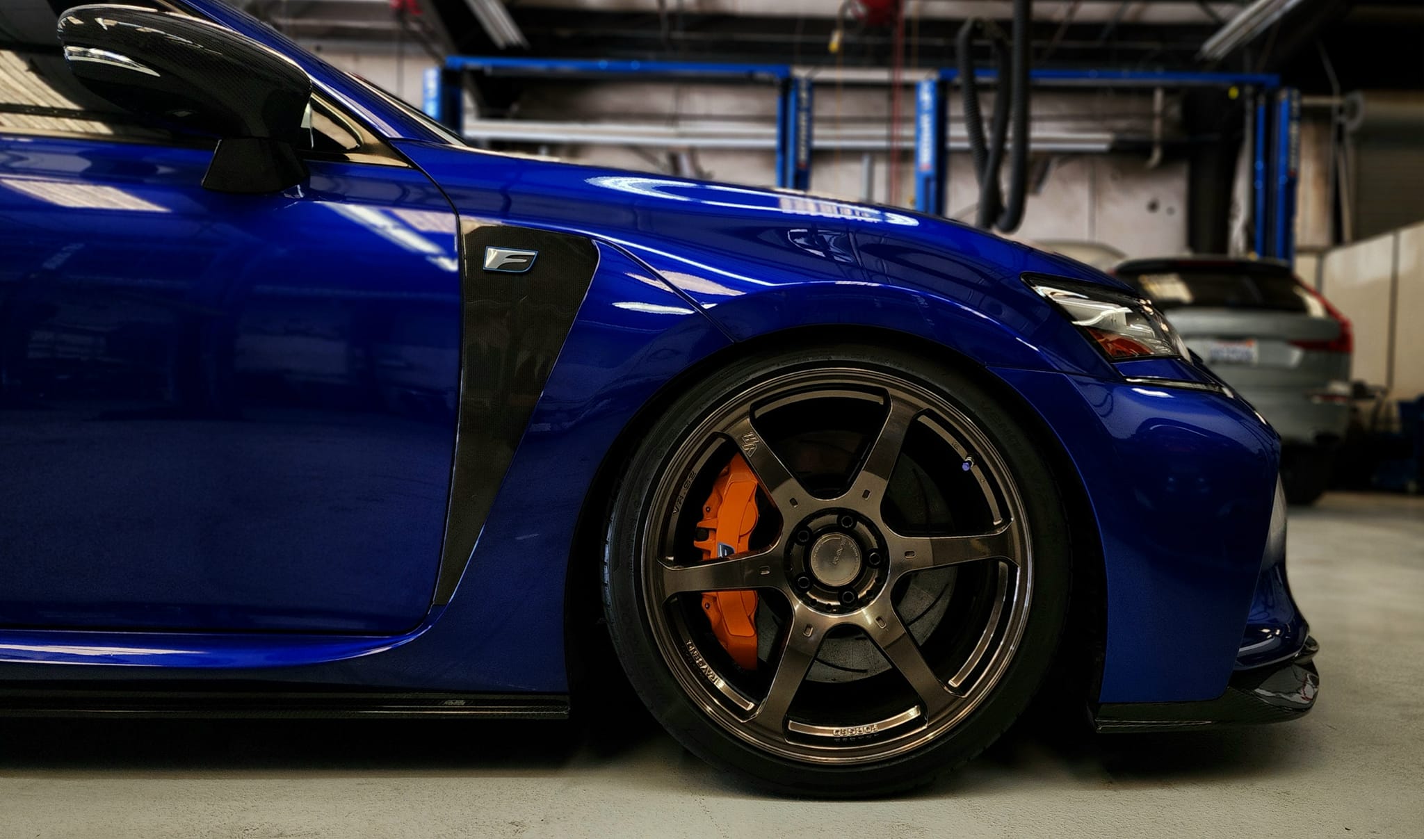 Volk Racing VR-G2s in hyper bronze suit the Ultra sonic blue real 