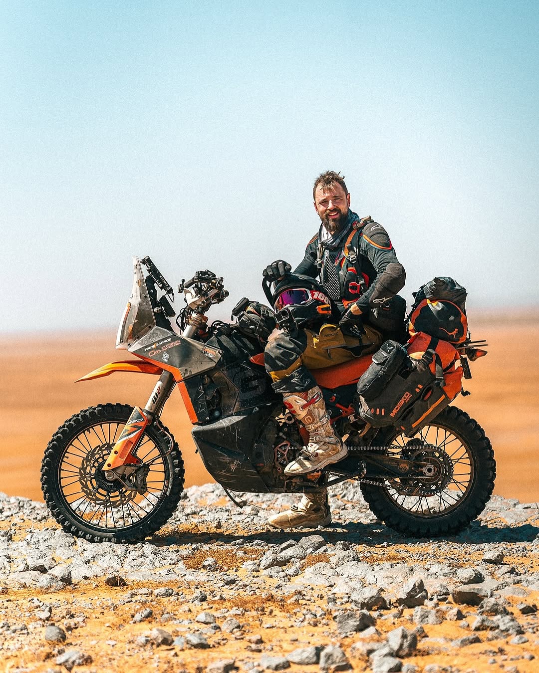 Desert duo on the loose! @alexislecarb and his trusty sidekick