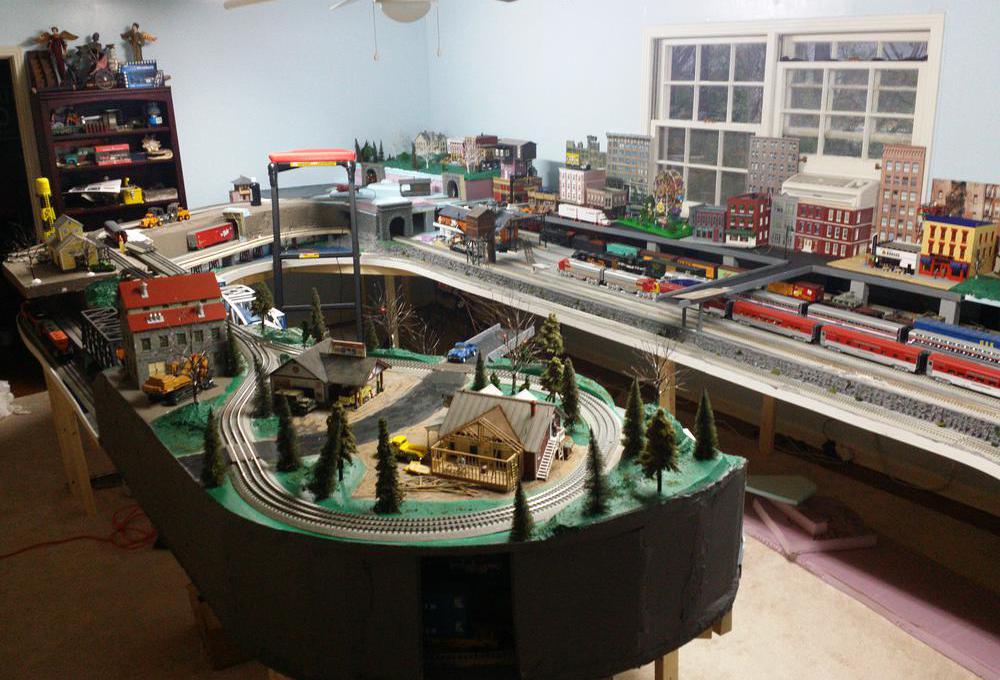SCARM Software - One large O-gauge layout on 2 levels and... | Facebook