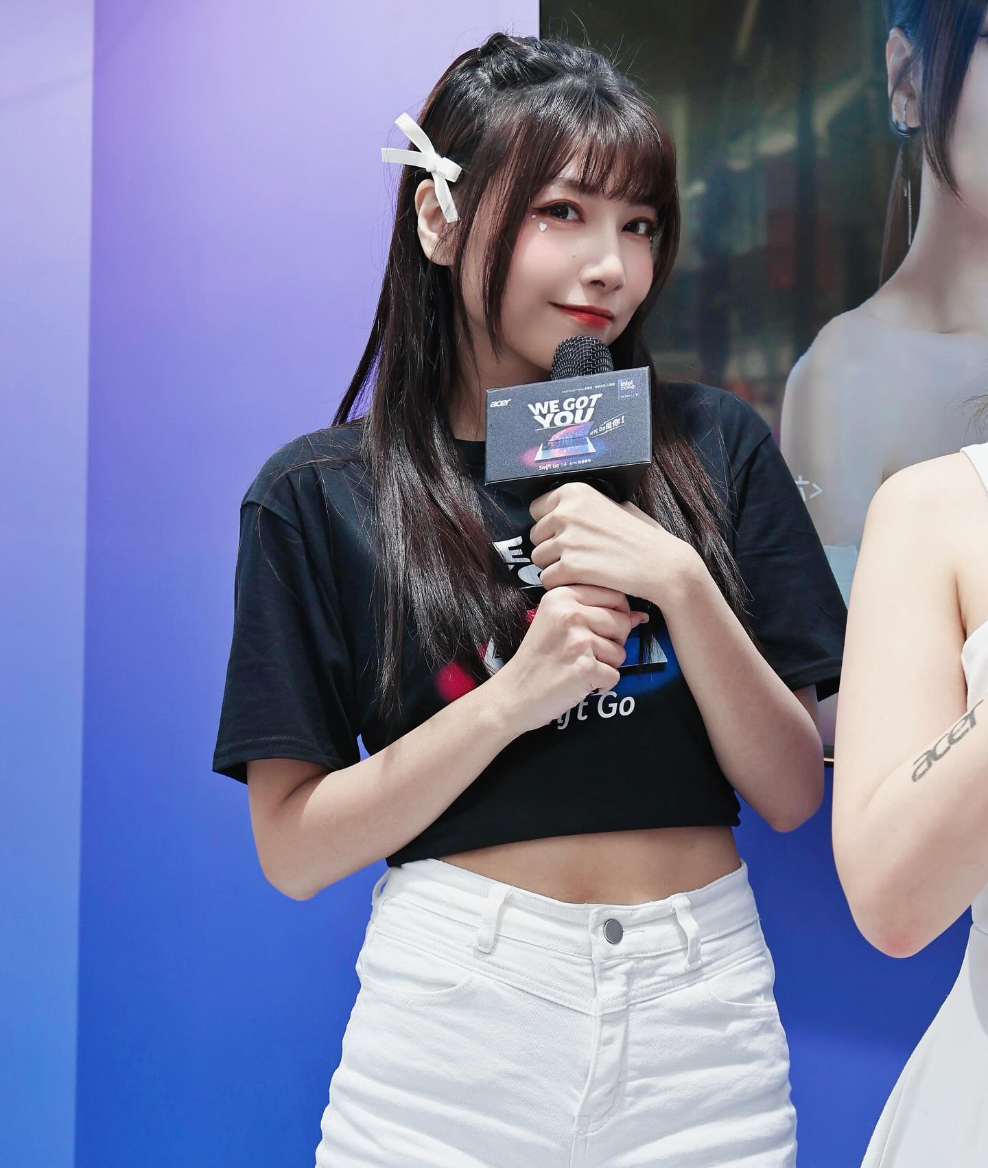 妮可 楊昀蓁Nicole - 🎡🩵💻 - 高雄的孩紙回家嚕～ 開心見到妮們🤭🎉 謝謝妮們來找我玩🥹💕... | Facebook