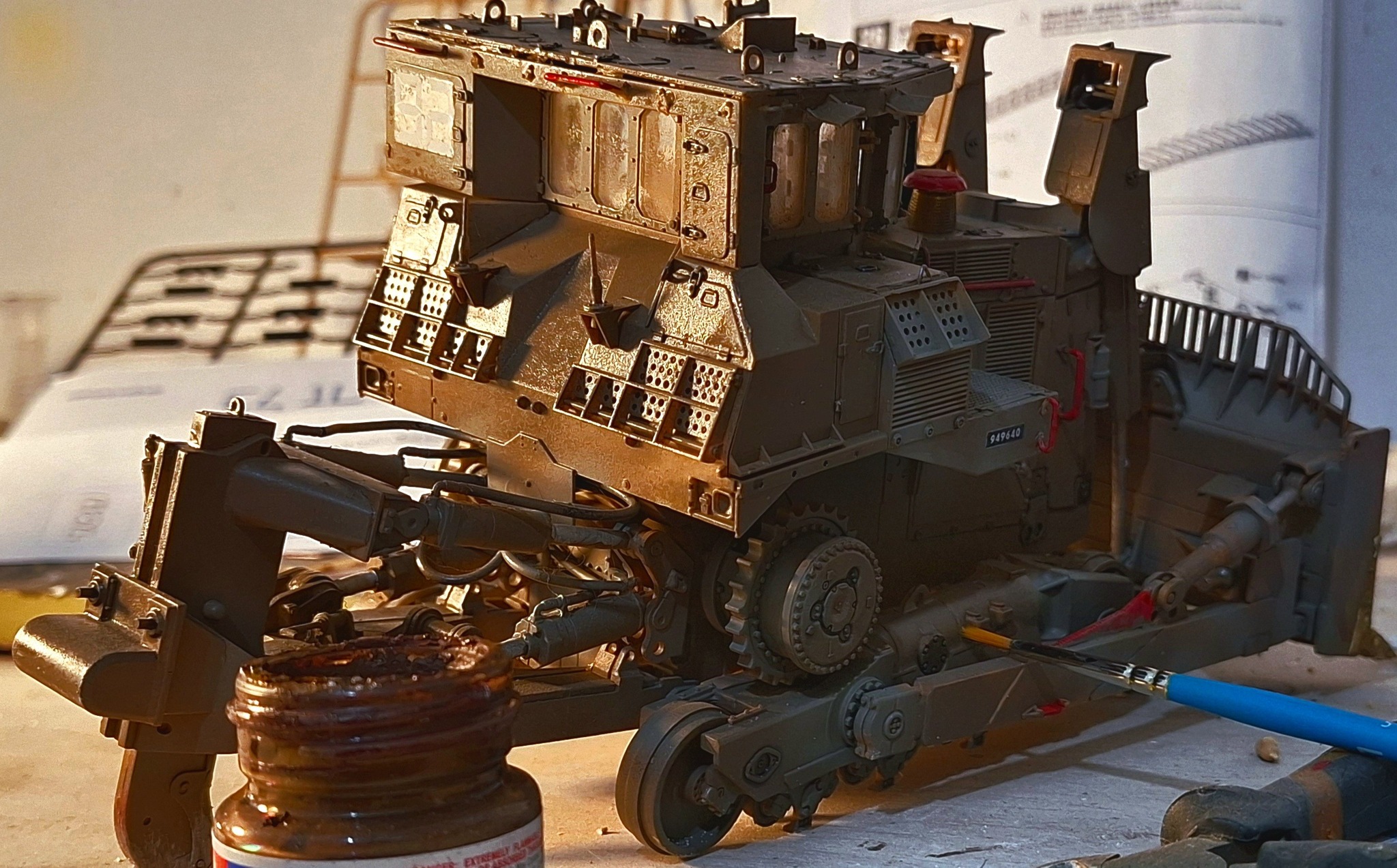 Meng Model 1/35 D9R Doobi Armoured Bulldozer # 002 - Plastic Model