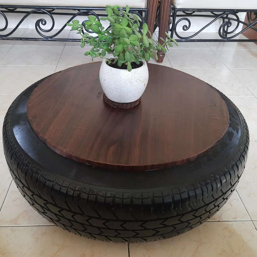 KASH - DIY Coffee Table (From my old car wheel ...