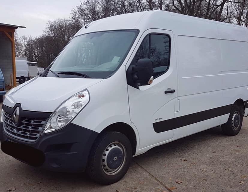 Transporter mieten in Kreuzberg ohne Kreditkarte und ohne Kaution. Nur bei uns ✔️ #autovermietung #transportergünstigmieten #kiez #baustellenreinigung #opelmovano #anhängerkupplung #günstiger #sprint