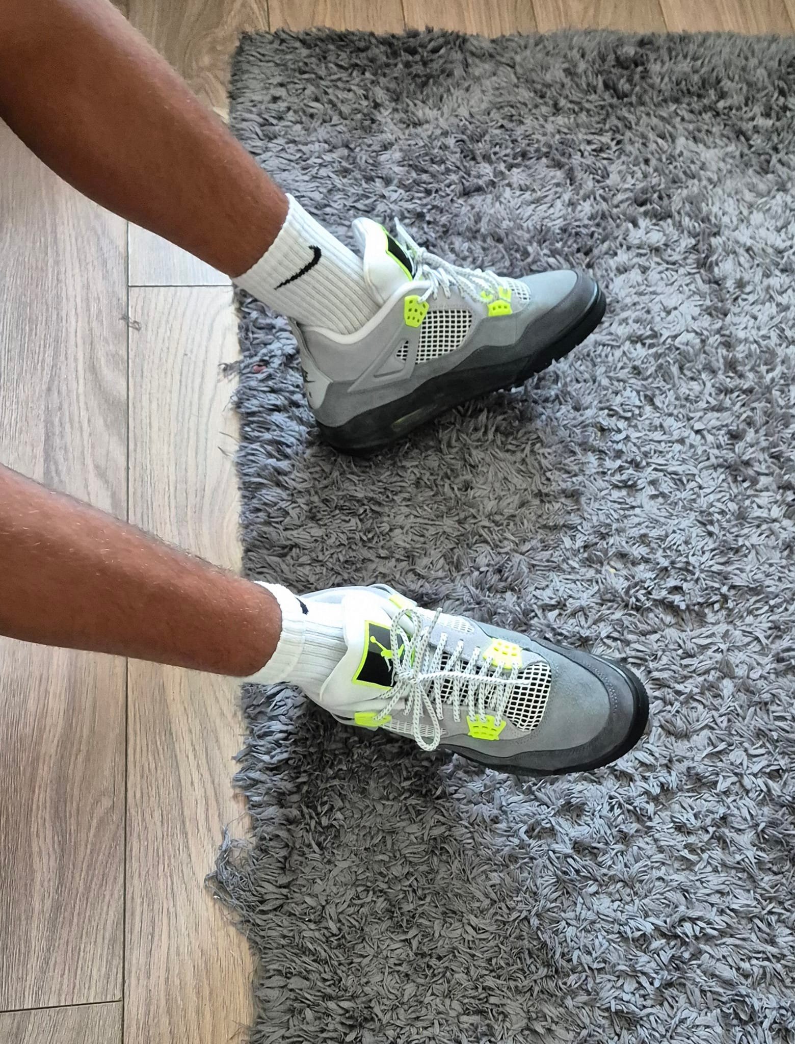 Towelie Jordan 4 Drop your size for a pair ⬇️