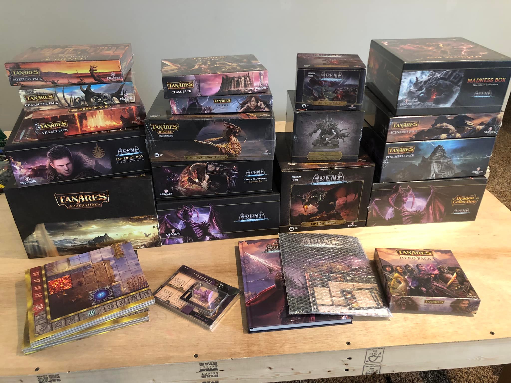 How does Arena the Contest work in Tanares Adventures?