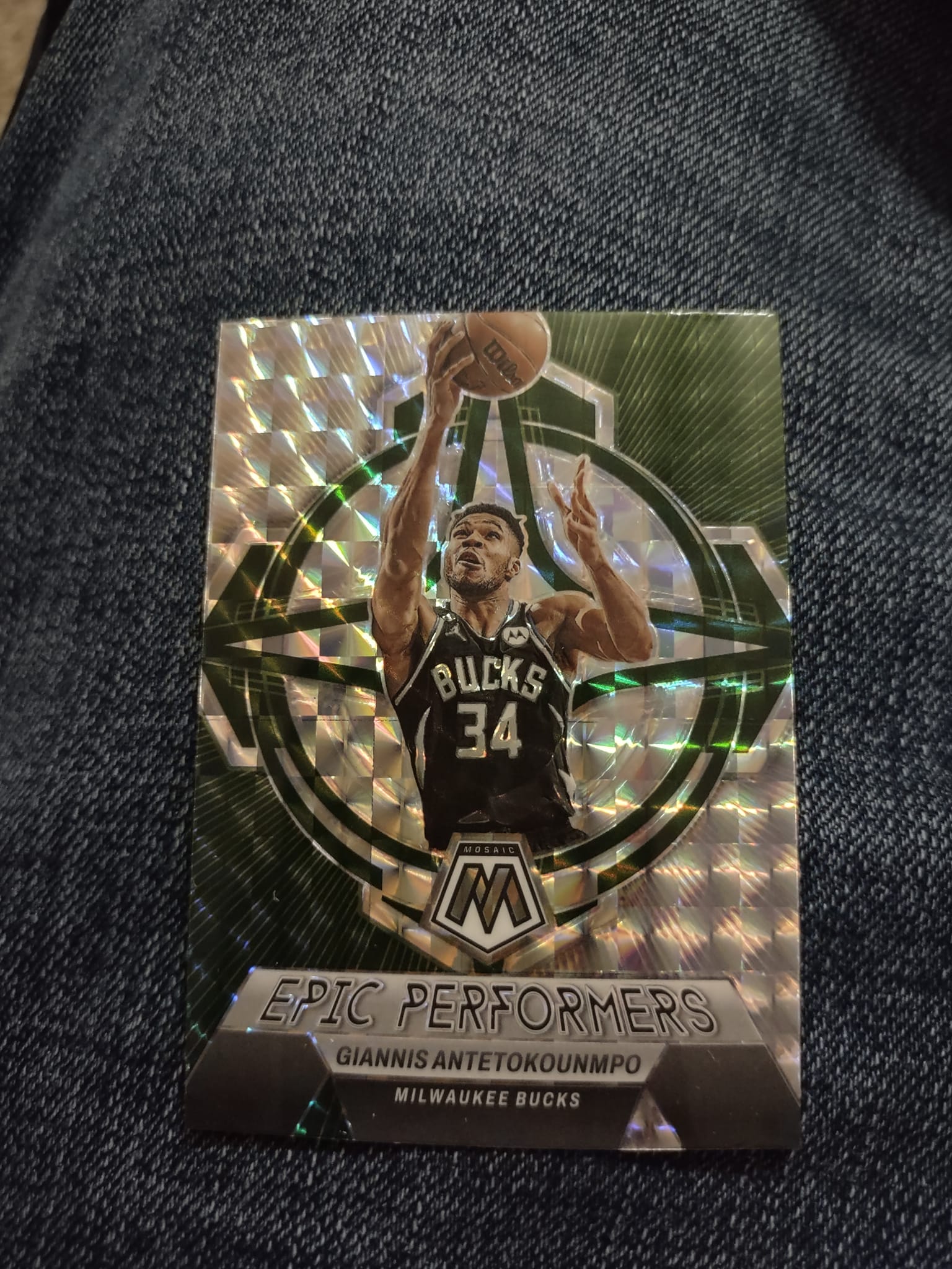 What is the value of a non-1/1 Giannis sports card?