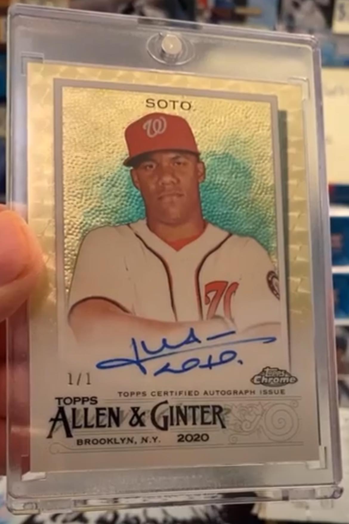 Juan Soto's 1961 Variation Superfractor Autograph 🔥 (via