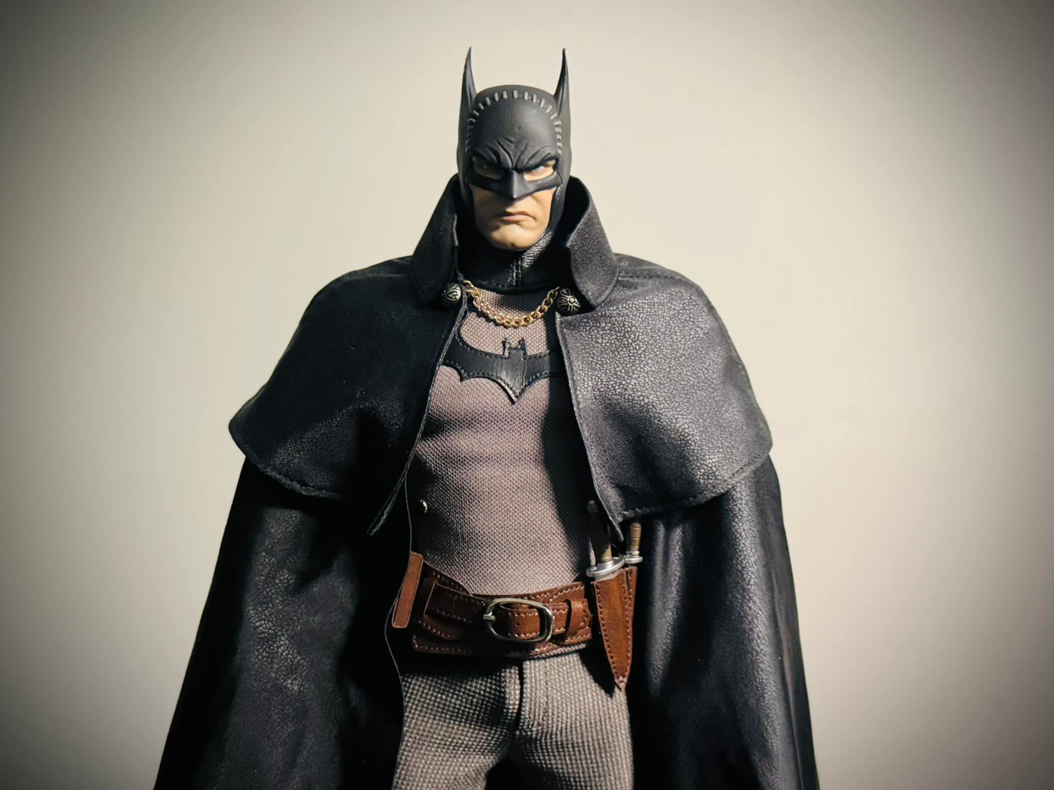 1/6 SSR 013 Justice Knight based on Alex Ross Justice Batman