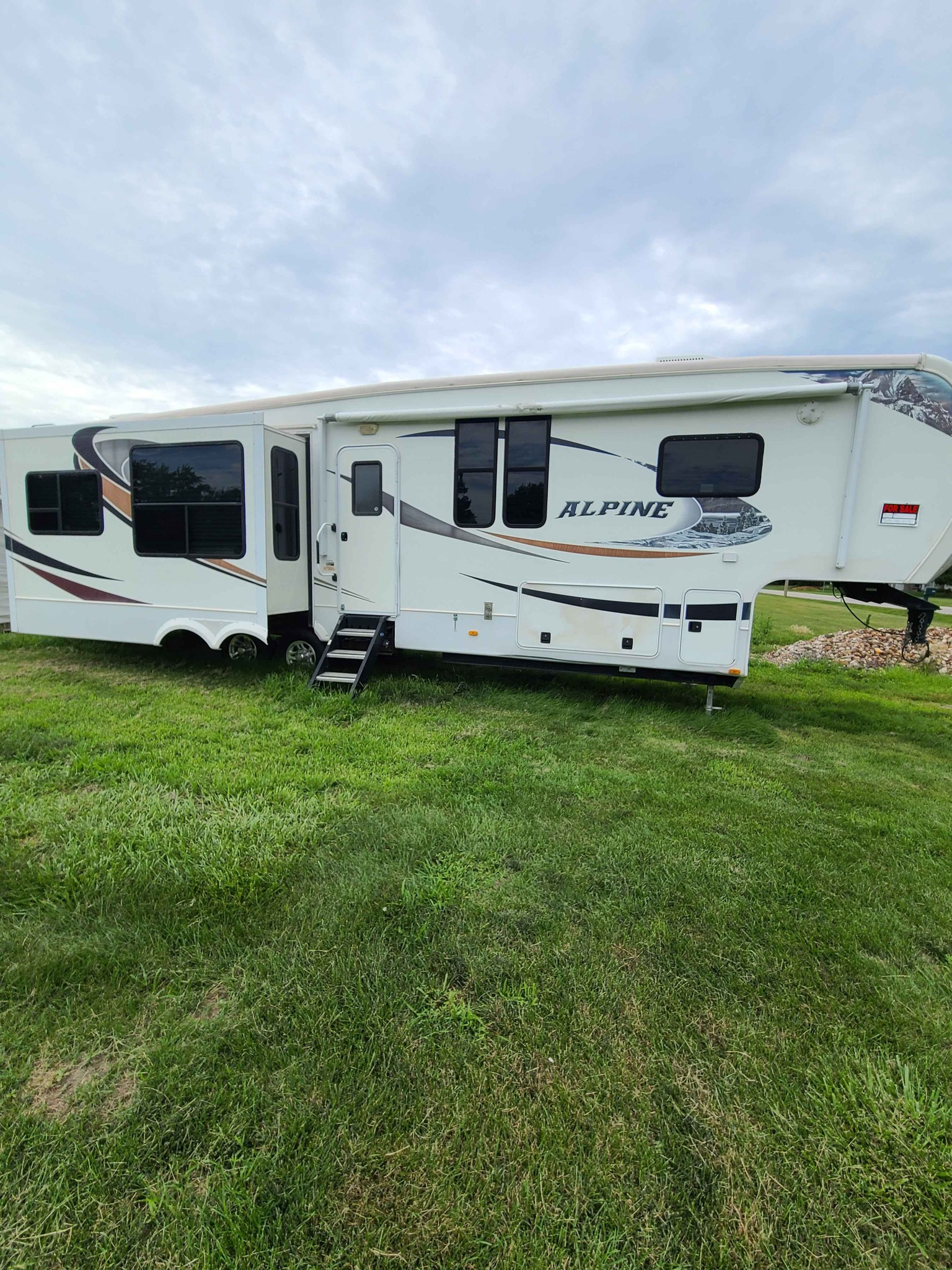 2010 Keystone Alpine - RVs & Campers - Albia, Iowa | Facebook Marketplace