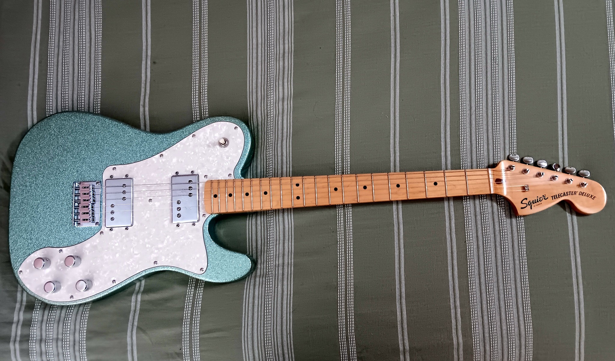 Squier '70s Telecaster Deluxe in seafoam sparkle with '72 wide