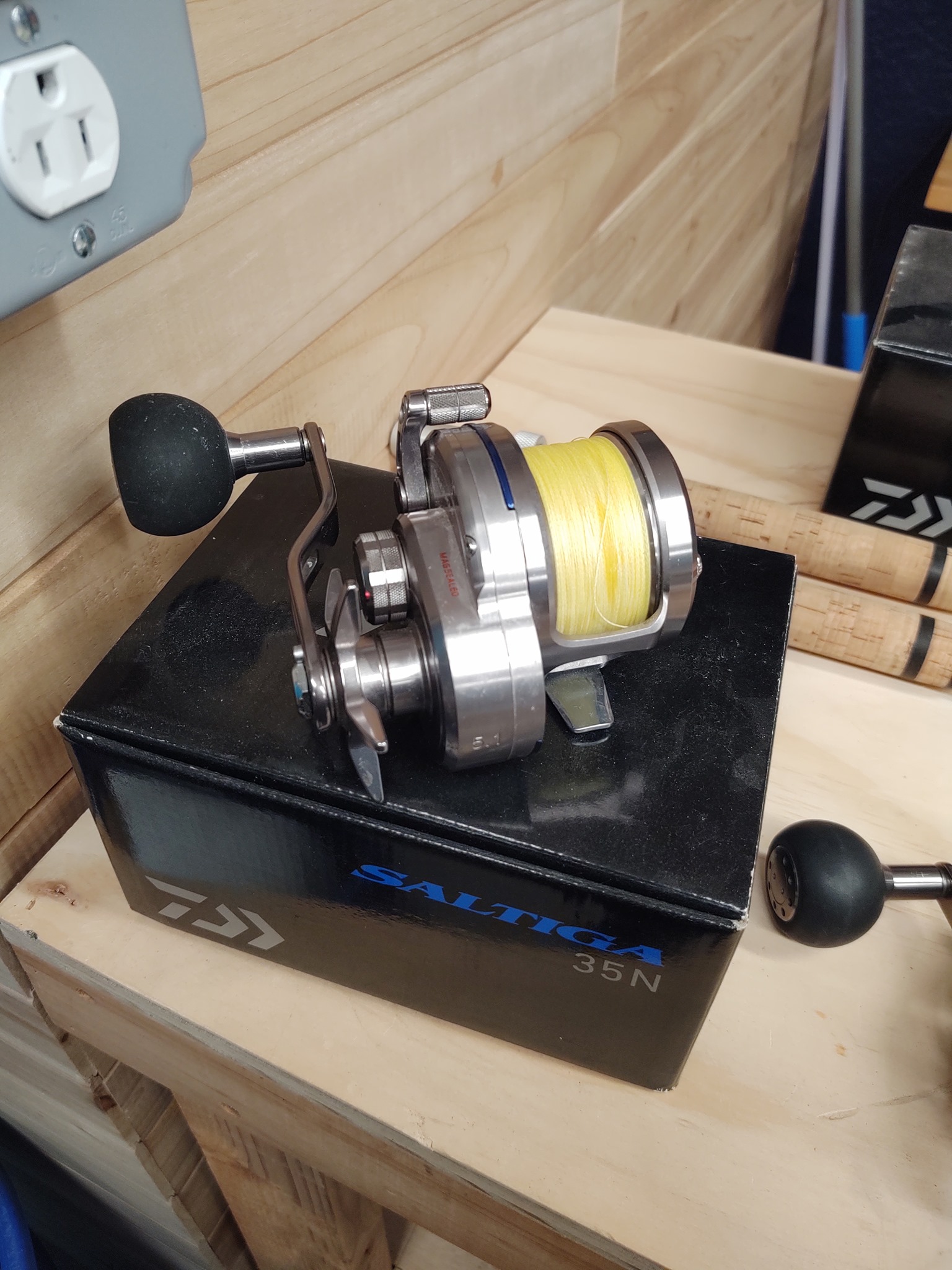 Daiwa Saltiga Z 6500H Dog Fight Spinning Reel – 6.2:1 Gear Ratio