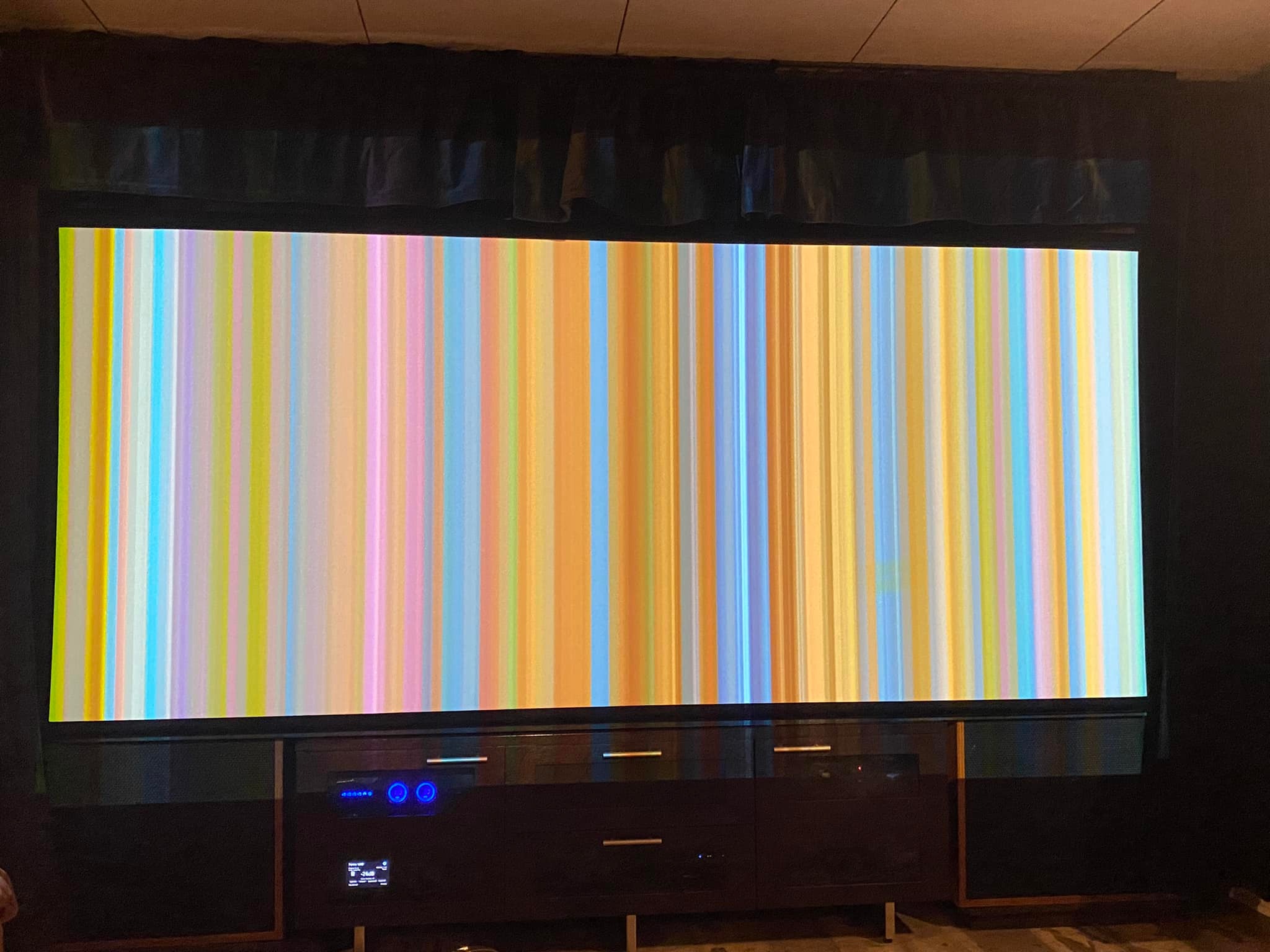 JVC HDR projector issues with dust and redlines